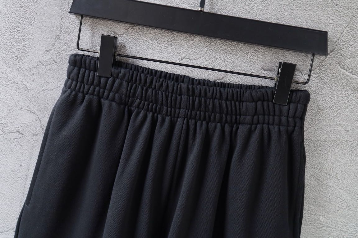 BALENCIAGA SWEAT Shorts Black （674591TMVF51070）