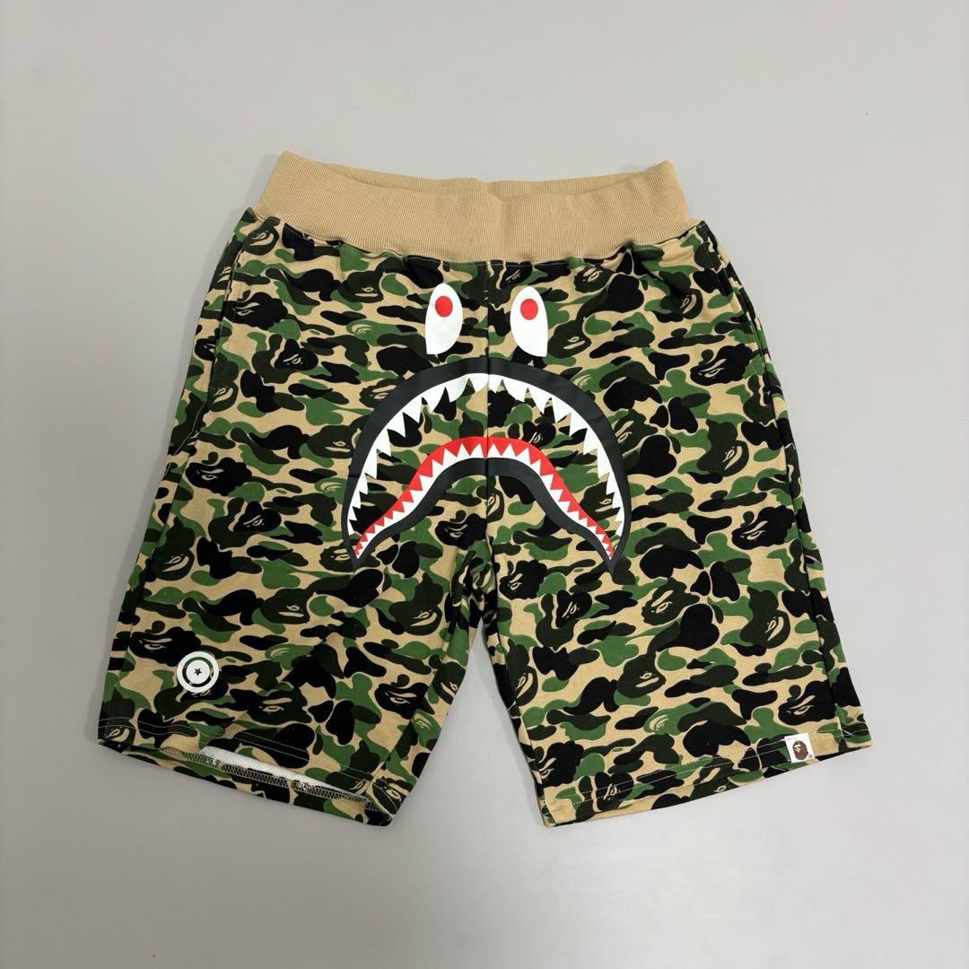 BAPE Space Camo Shark Sweat Shorts (SS21) White（1F30-153-006）