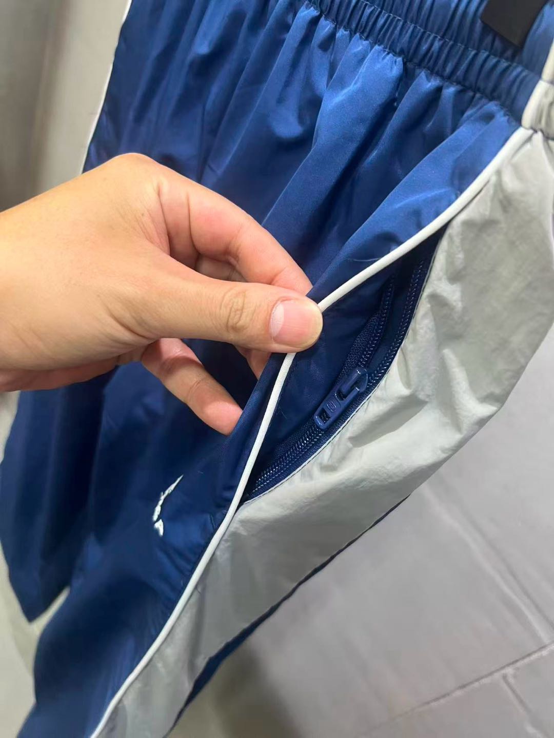 Balenciaga Tracksuit Pants ( 871298TUO134140）
