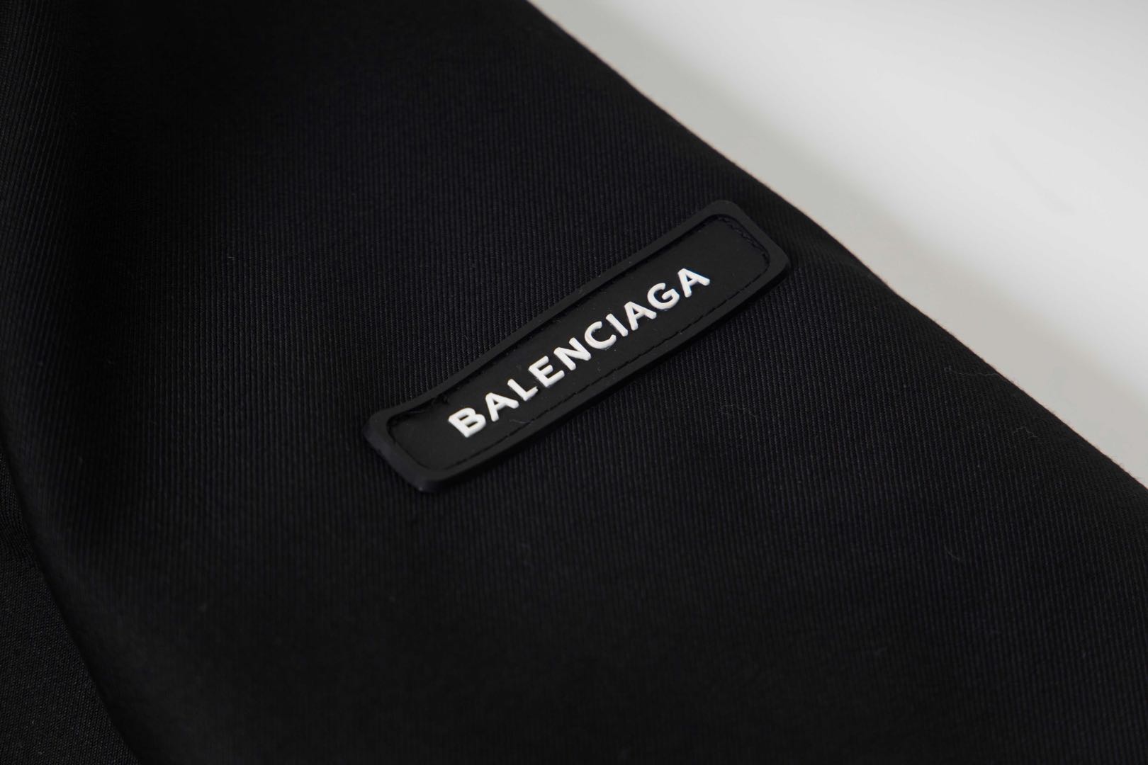 Balenciaga Men's Washed Jacket in Black（674430TJO251000）