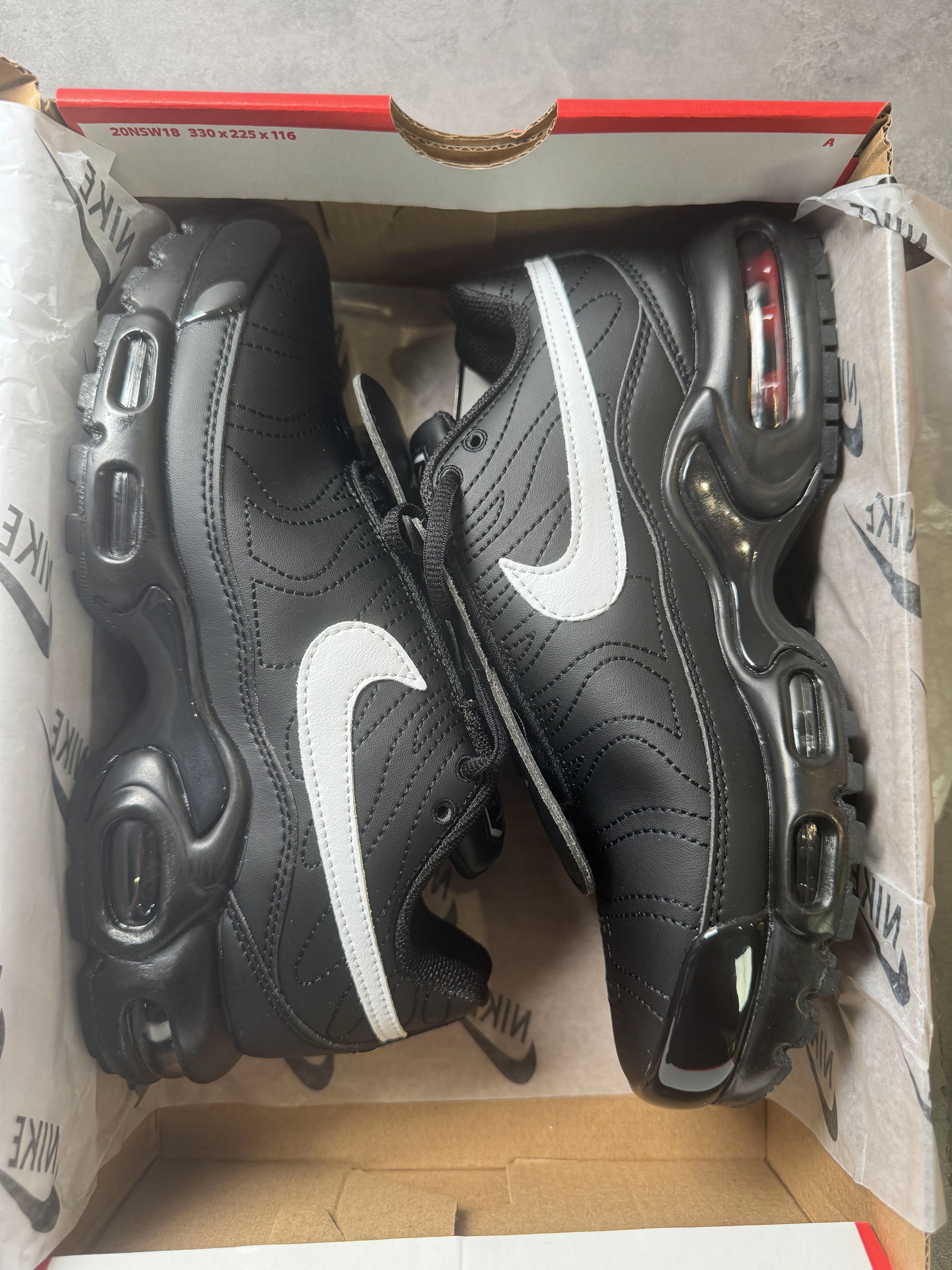 Nike Women's Air Max Plus Tiempo "Black" (HF0074-001)