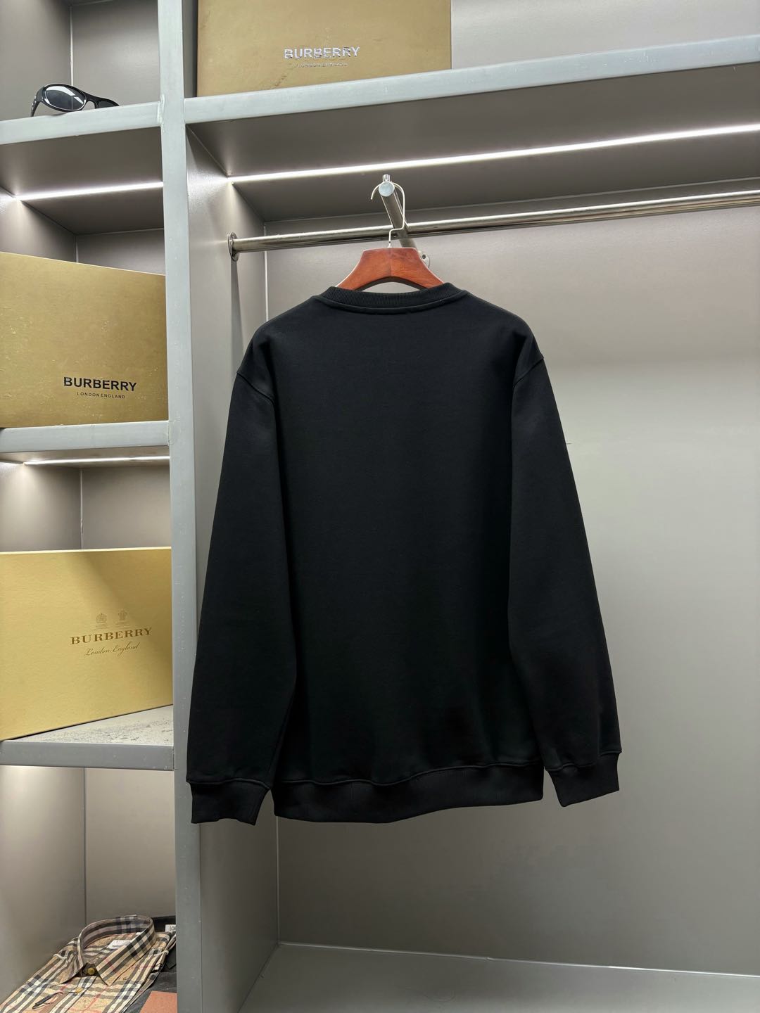 Moncler logo-patch sweatshirt（L10918G00051809KR）
