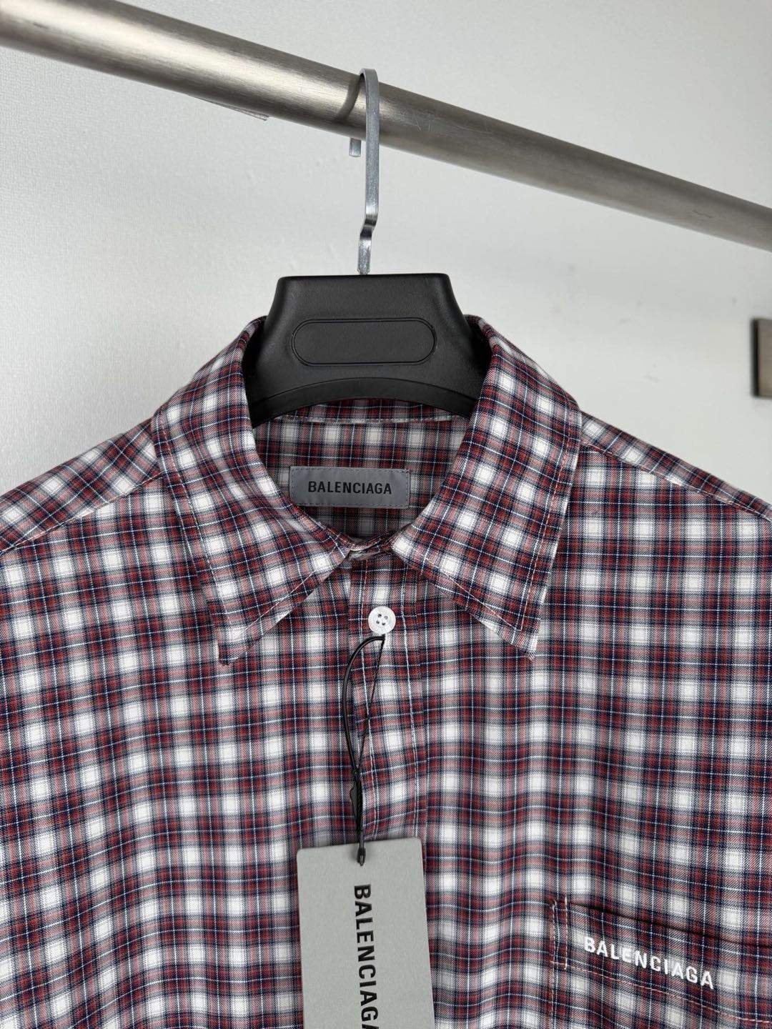 BALENCIAGA Design Sleeve Shirt "Red/Navy"(866543TUM176011）