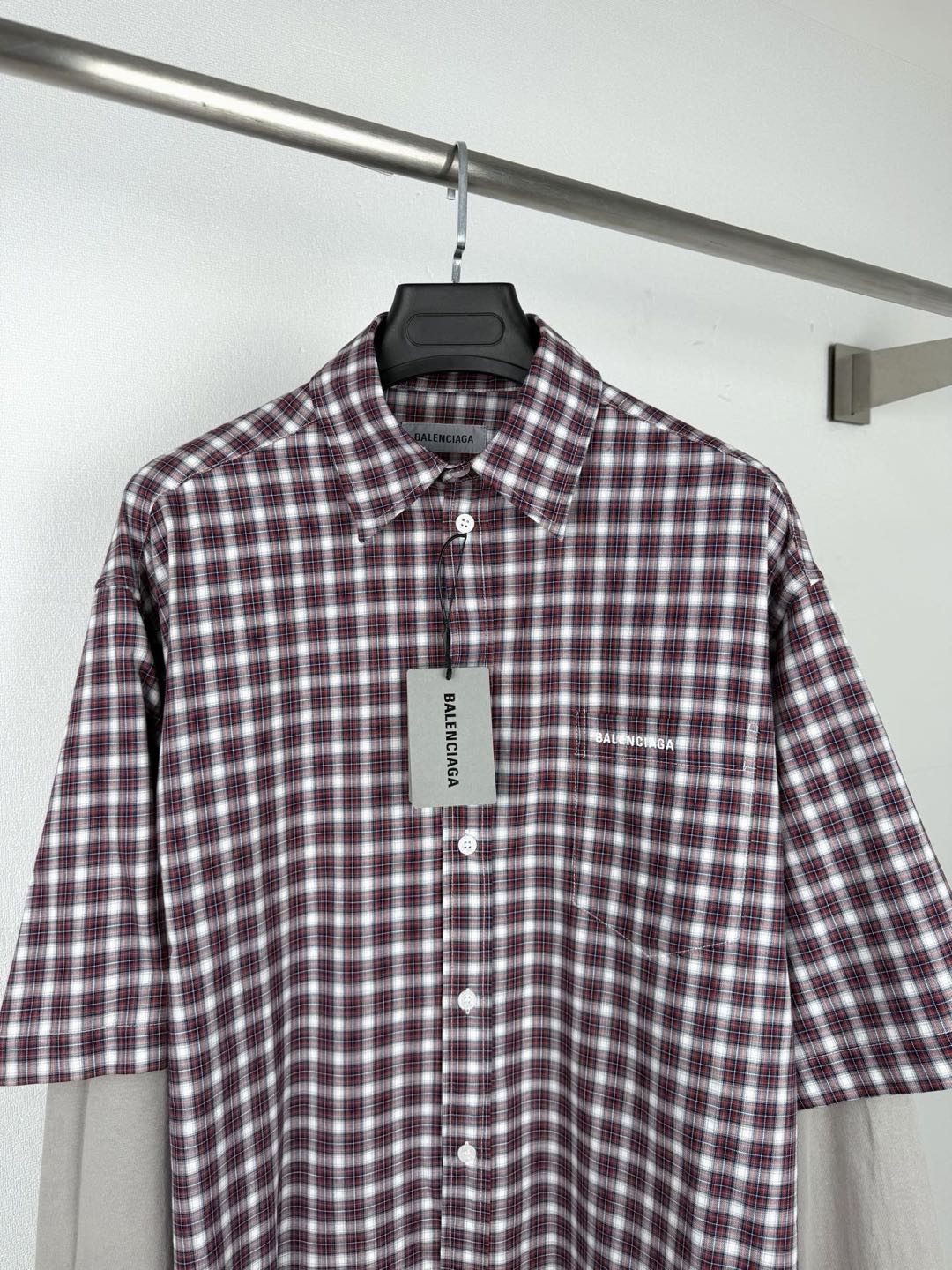 BALENCIAGA Design Sleeve Shirt "Red/Navy"(866543TUM176011）