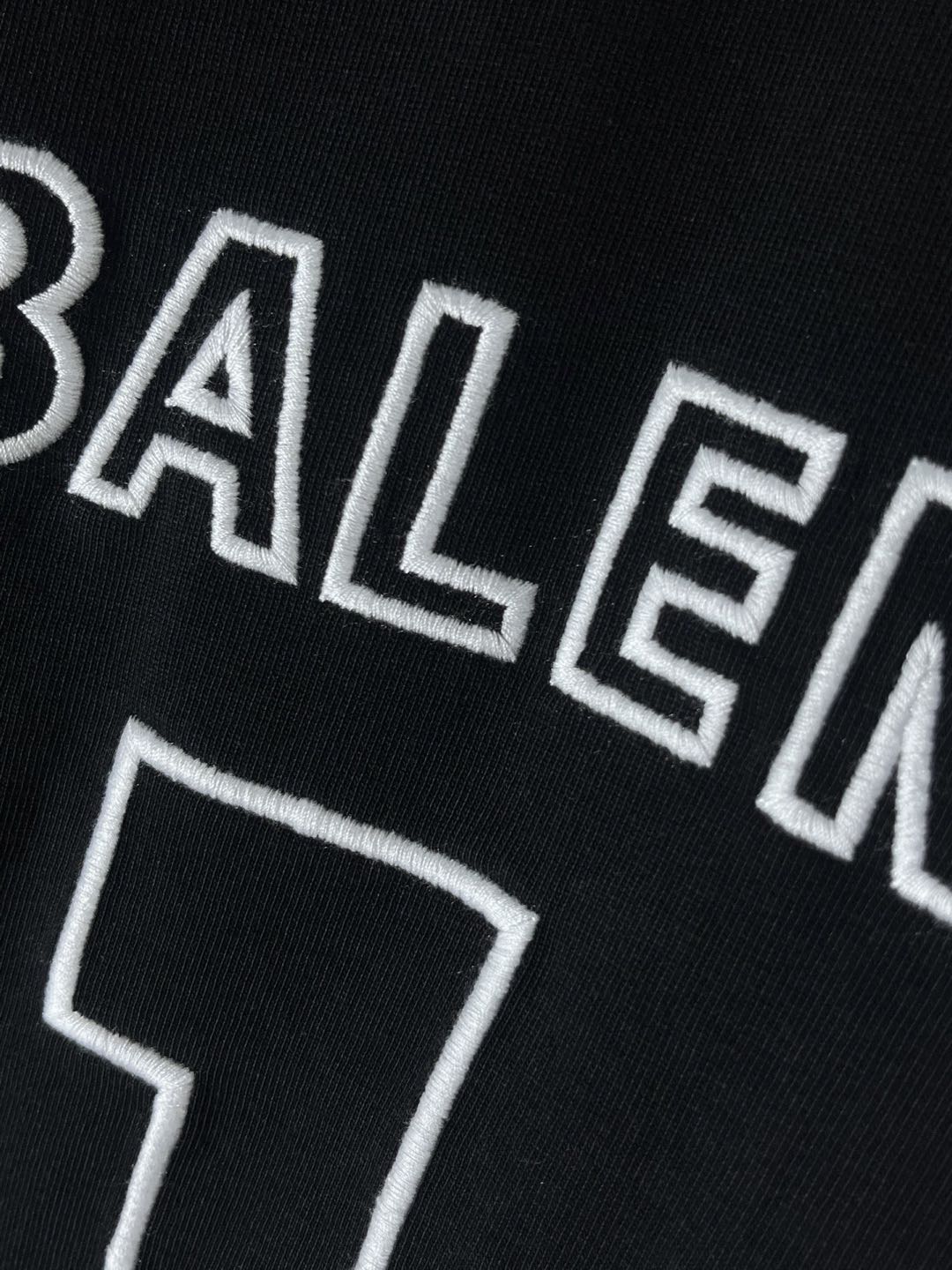 Balenciaga | NBA Collaboration Oversized Long-Sleeve T-Shirt(864877TTVW21060）