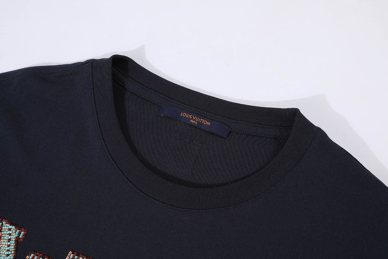 Louis Vuitton LV Vers Embellished Short Sleeve T-Shirt（1AGHXQ）