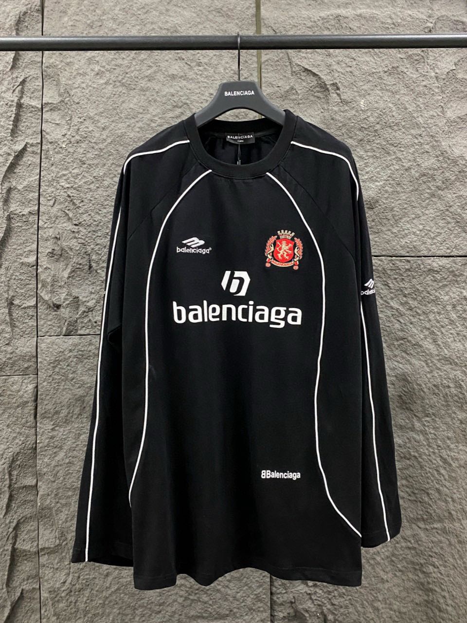 BALENCIAGA Men's Paris Soccer Long Sleeve T-Shirt Oversized "Black/White"(778972TPVT71070）