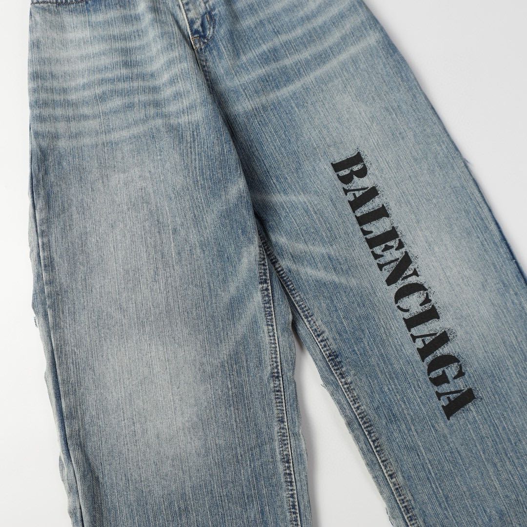 BALENCIAGA STENCIL TYPE HYBRID BAGGY（783697THW254245）