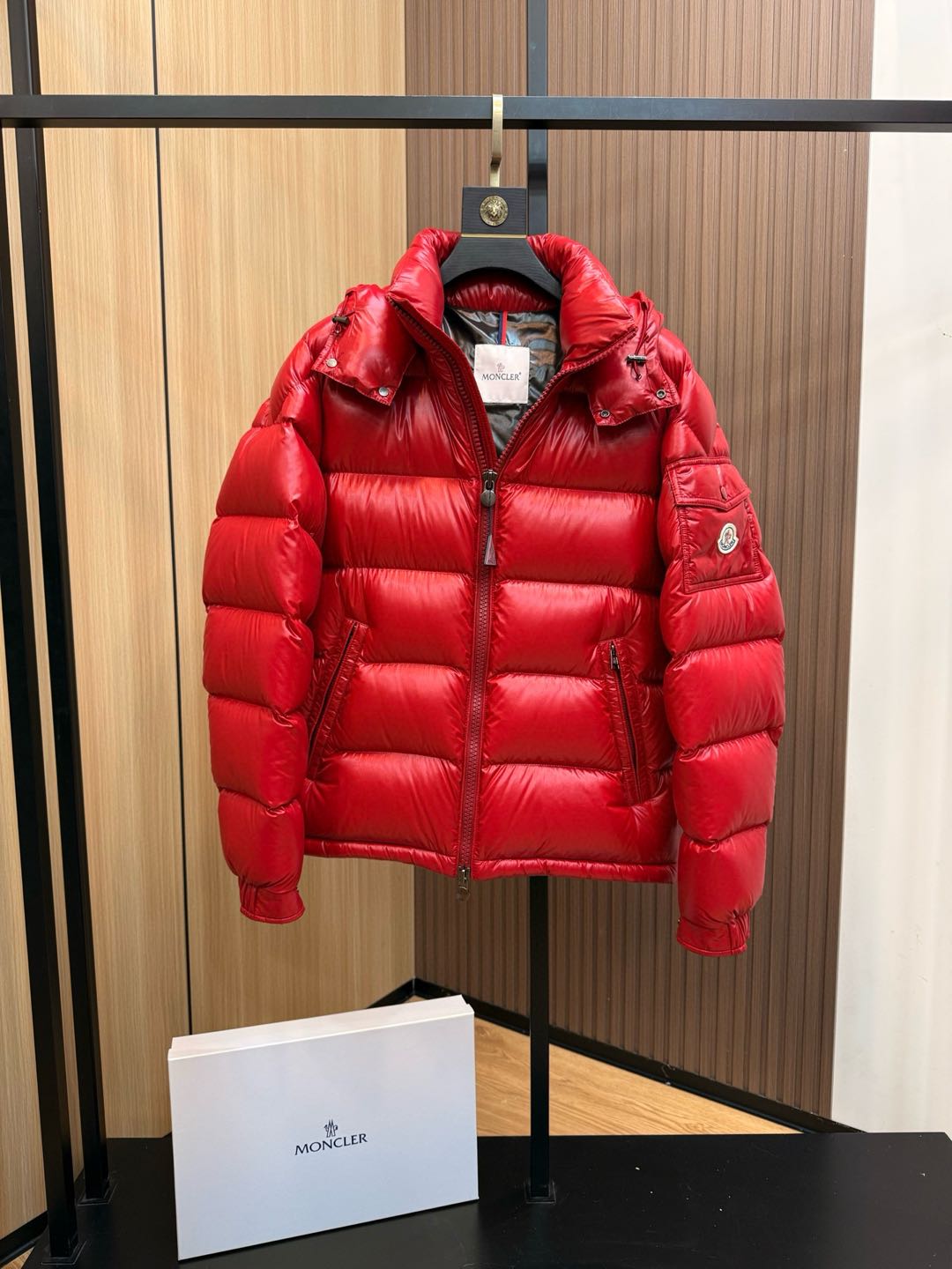 Moncler Ecrins puffer jacket - Red（11A5450068950455）