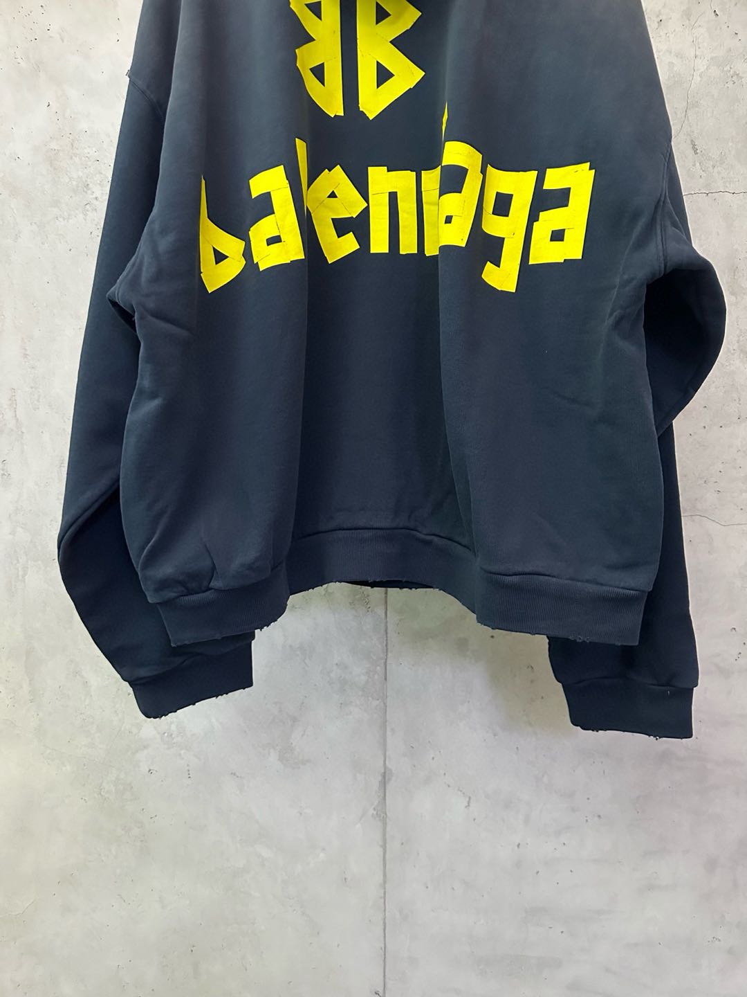 Balenciaga Tape Type Ripped Pocket Hoodie Oversized in black curly fleece(744190TOVB11055）