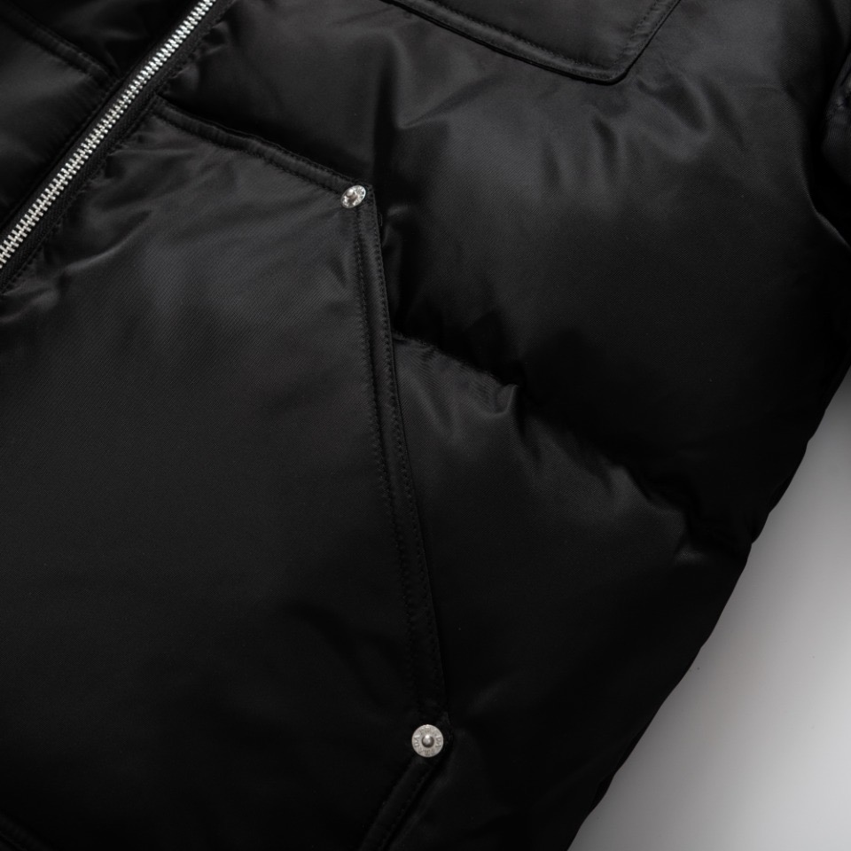 Prada Cropped Re-Nylon down jacket（SGC584-1WQ8-F0002-S-OOO）