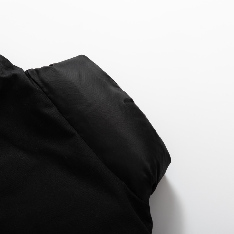 Prada Cropped Re-Nylon down jacket（SGC584-1WQ8-F0002-S-OOO）