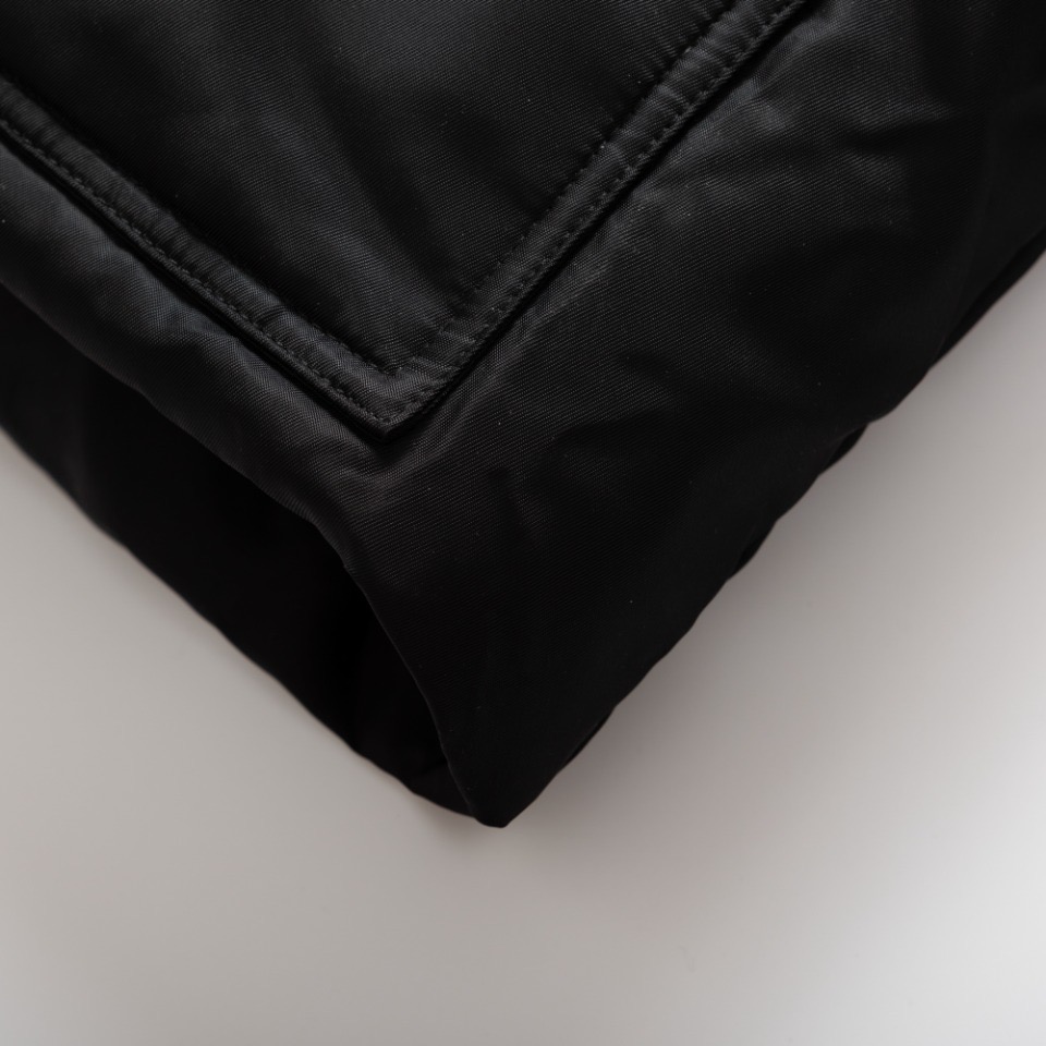 Prada Cropped Re-Nylon down jacket（SGC584-1WQ8-F0002-S-OOO）