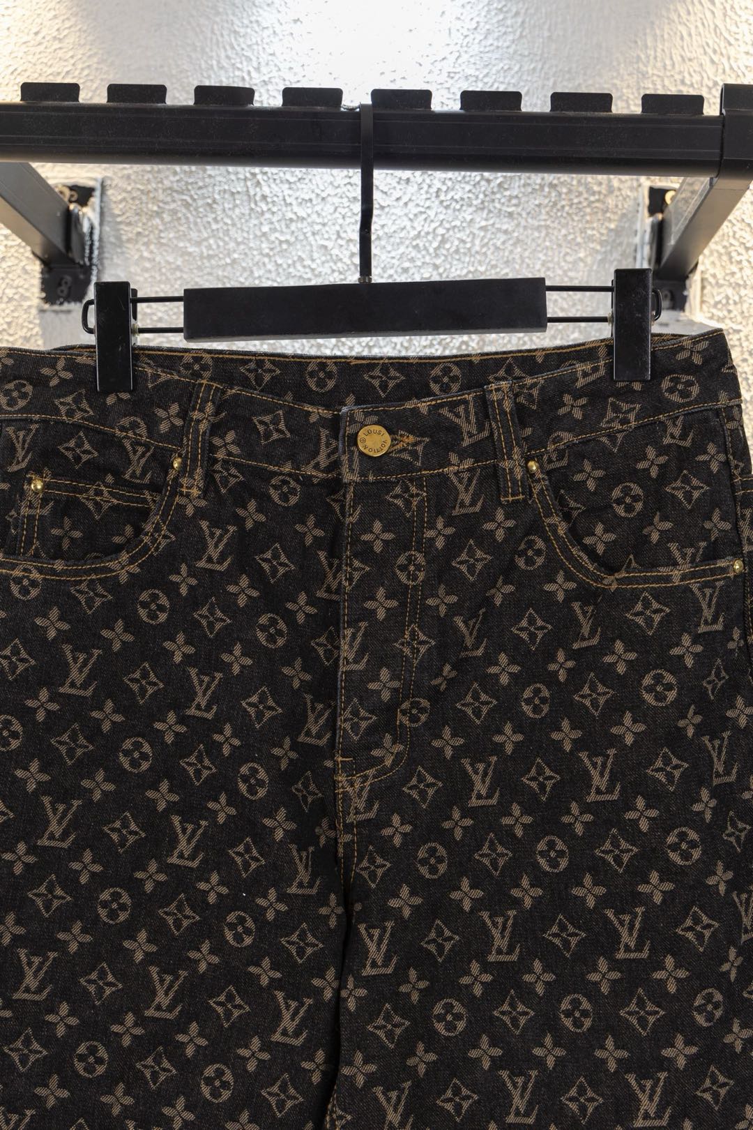 Louis Vuitton Monogram Straight-Cut Jeans（1AIBEO）