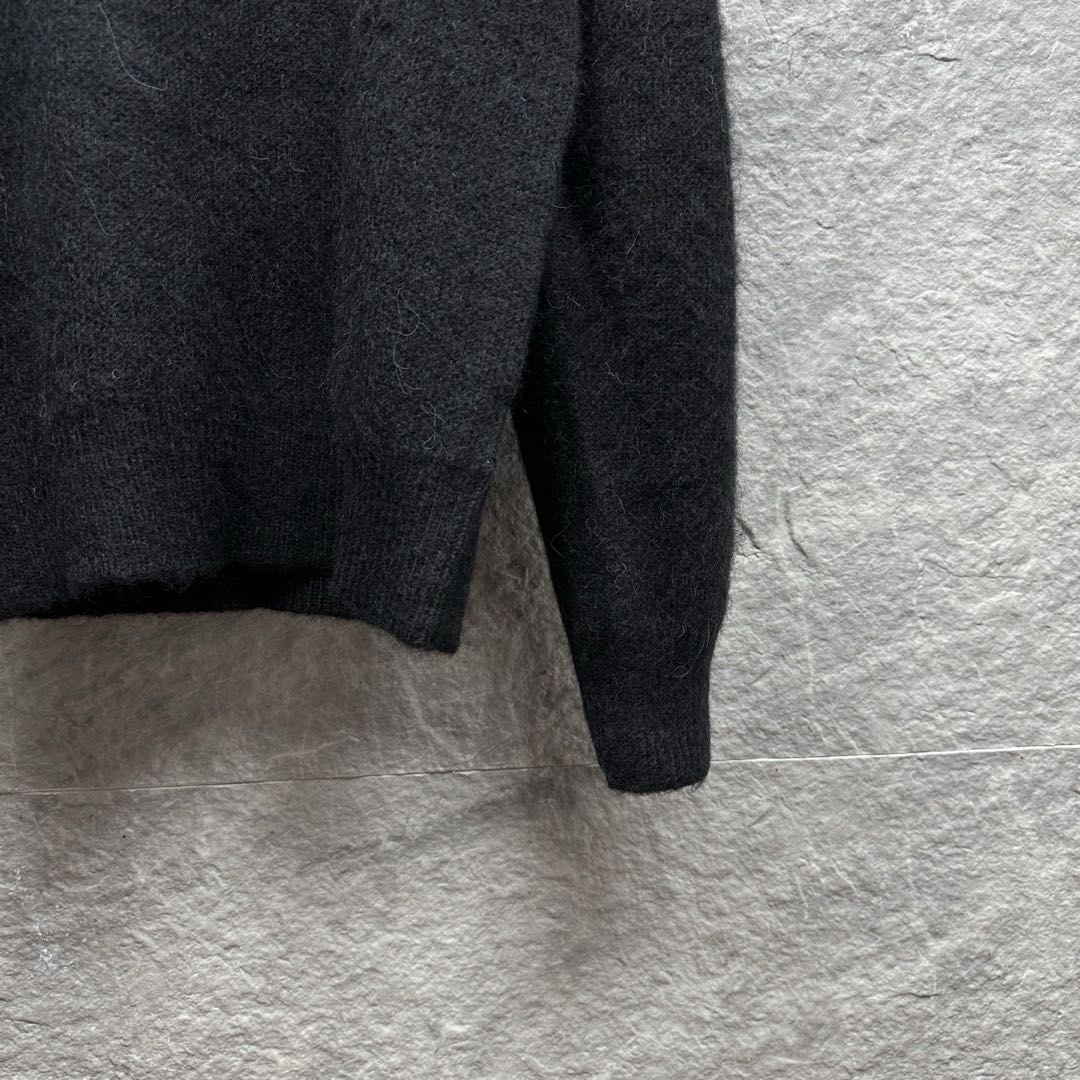 90s Saint Laurent sweater (mohair)（712176Y75SQ1095）