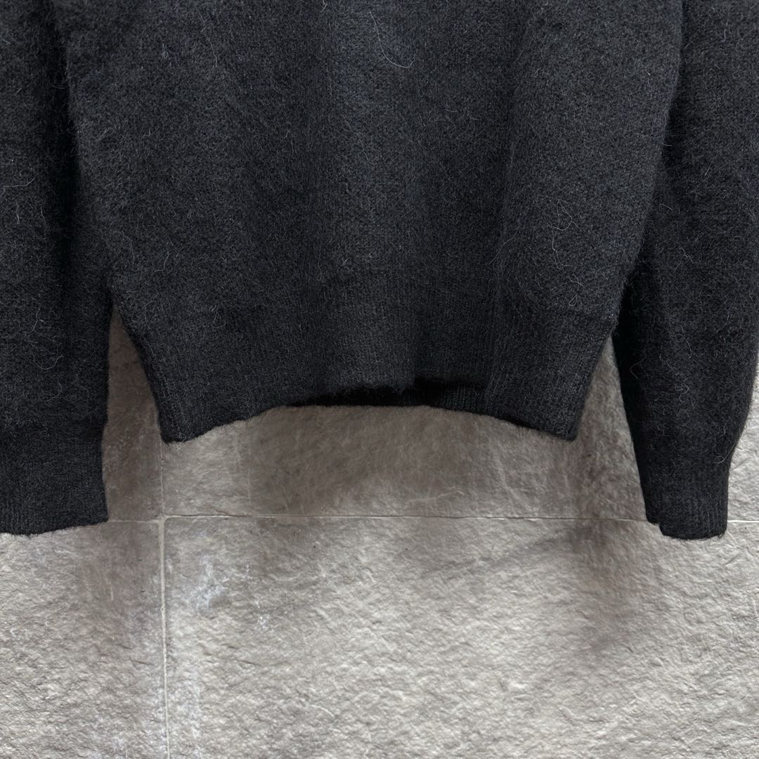 90s Saint Laurent sweater (mohair)（712176Y75SQ1095）