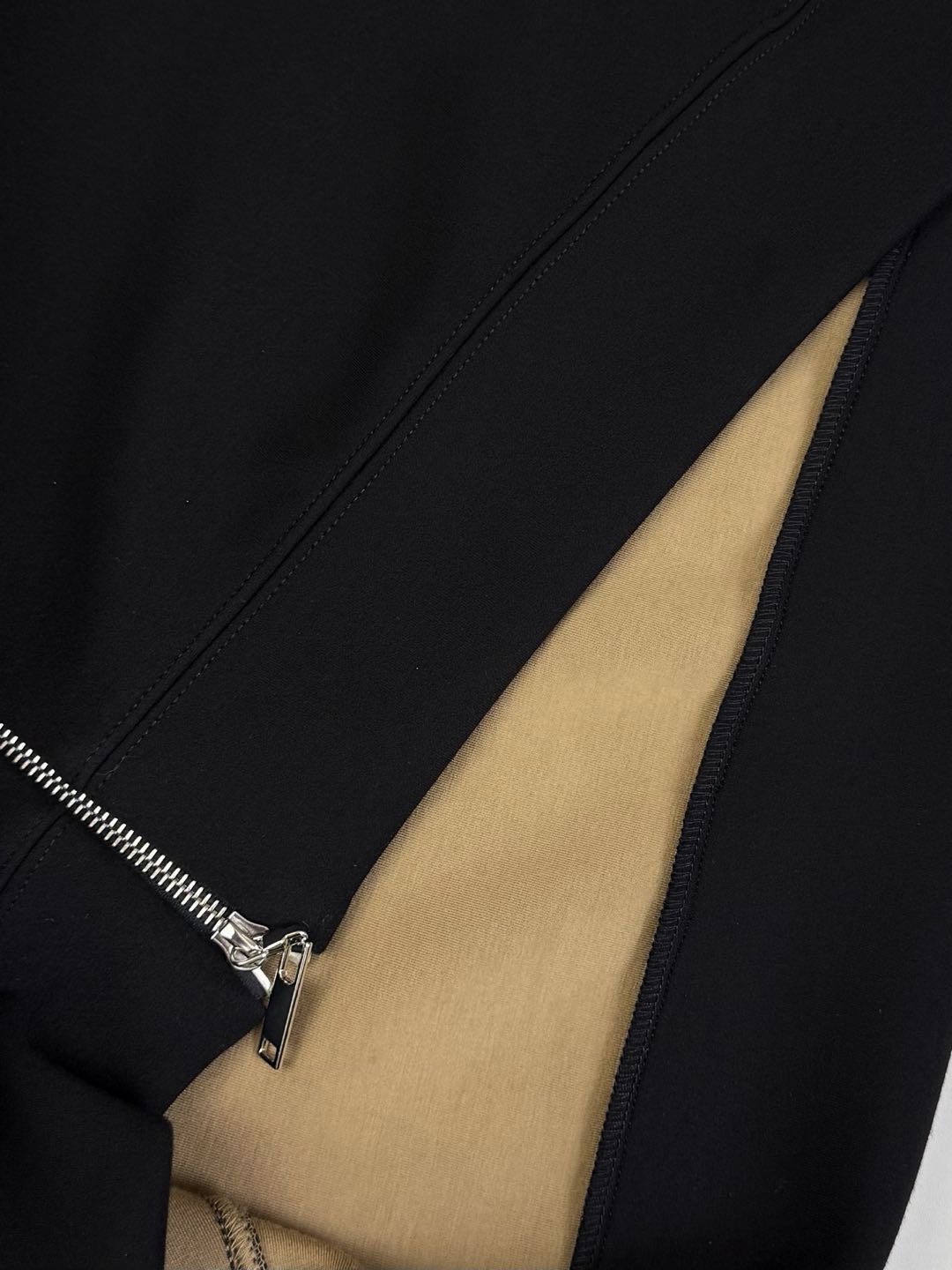 Louis Vuitton Monogram scarf zip-up hooded jacket（1AIR90）