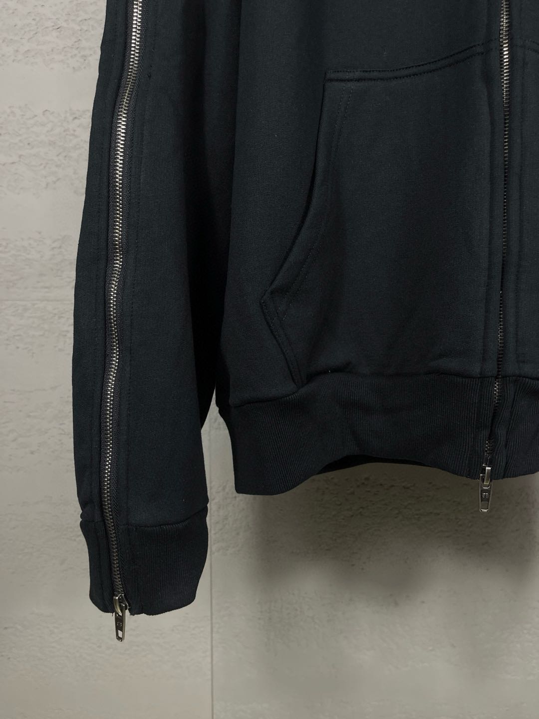 Balenciaga Loop Sports Icon Zipped Zip-up Hoodie in Black/white（837513TSVX21070）