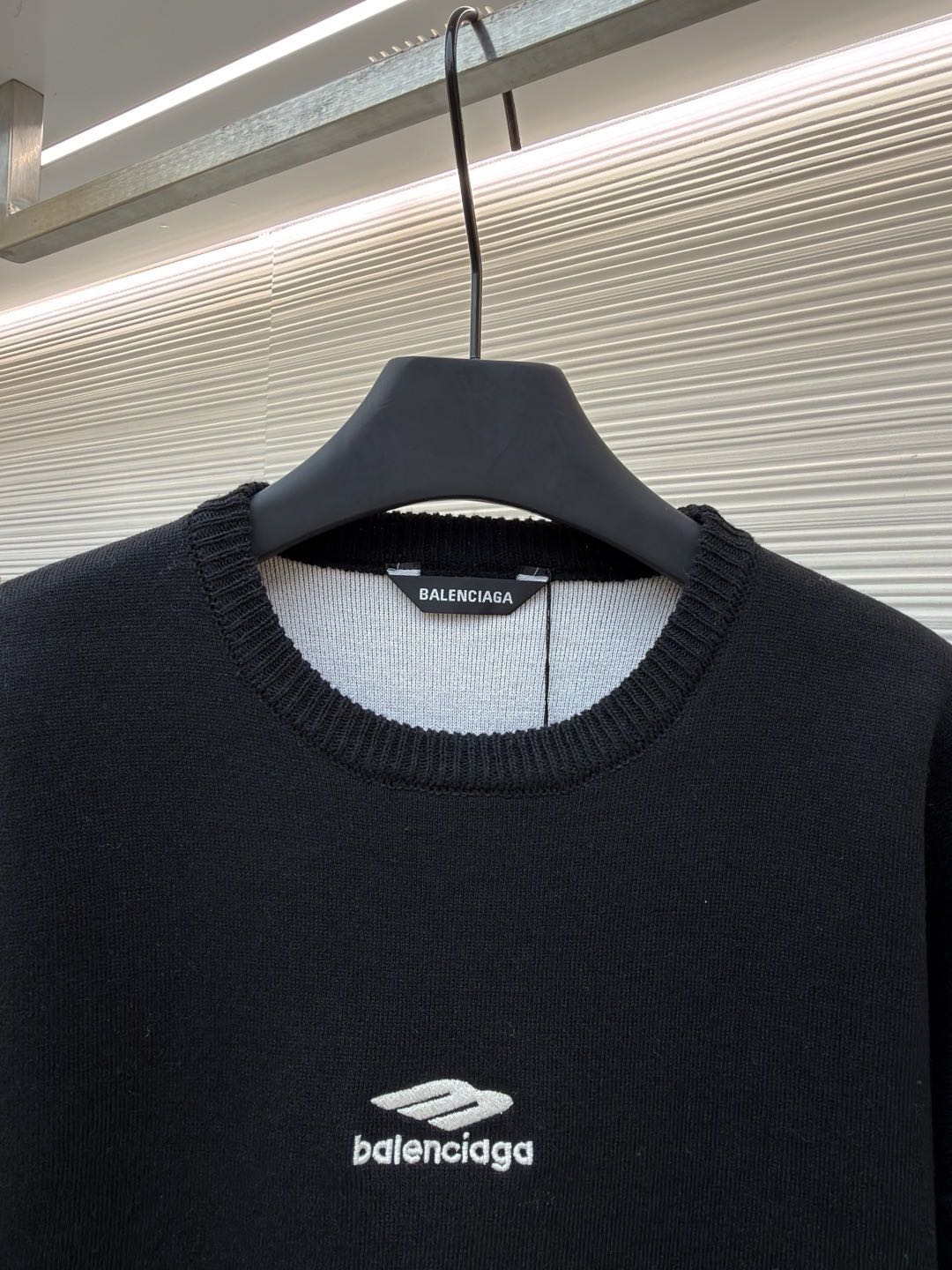 Balenciaga 3b Sports Icon Ski Crew Neck Top (857094T17691070）
