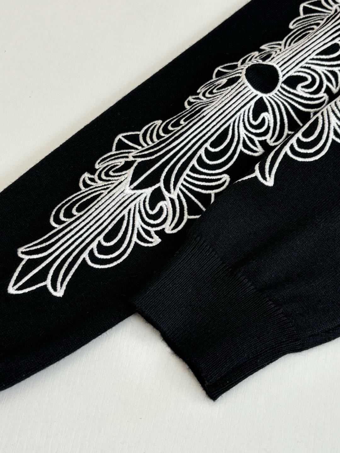 Chrome Hearts Embroidered Crew Neck Sweater（412172853）