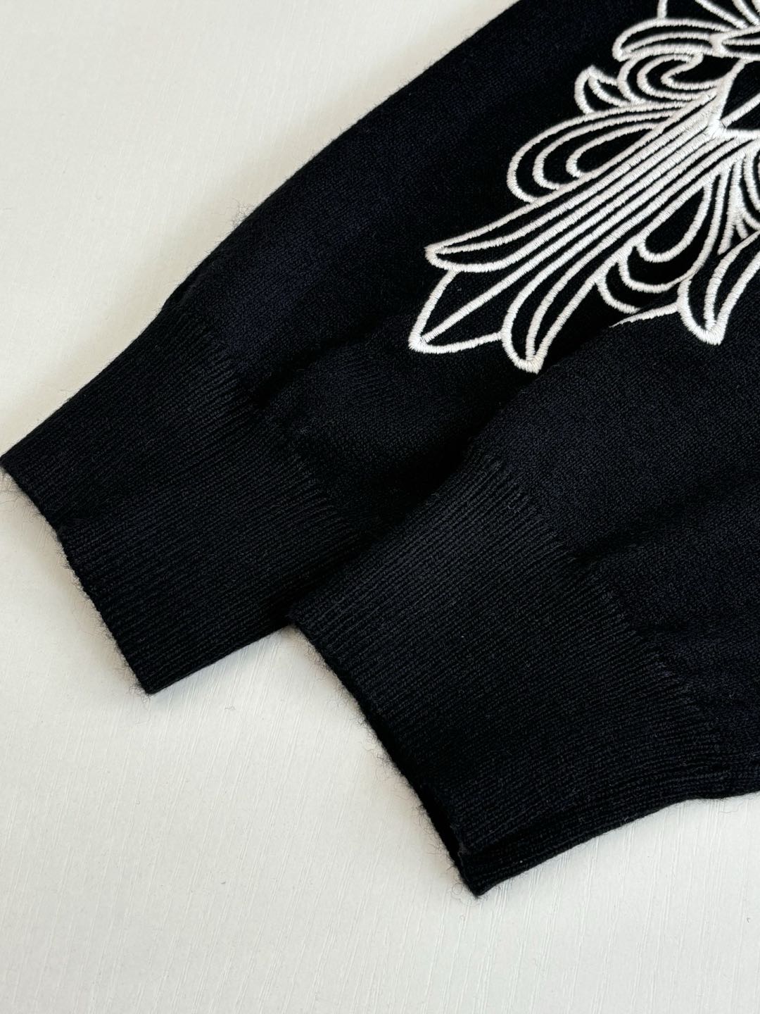 Chrome Hearts Embroidered Crew Neck Sweater（412172853）