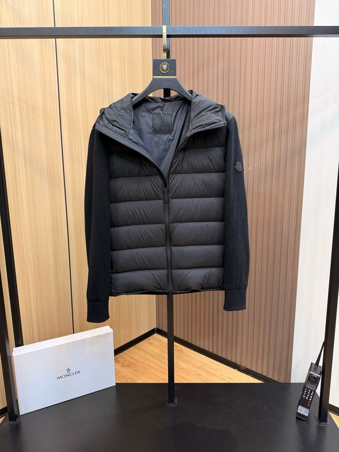 MONCLER Cotton zip-up down cardigan（J20919B00010M1122999）