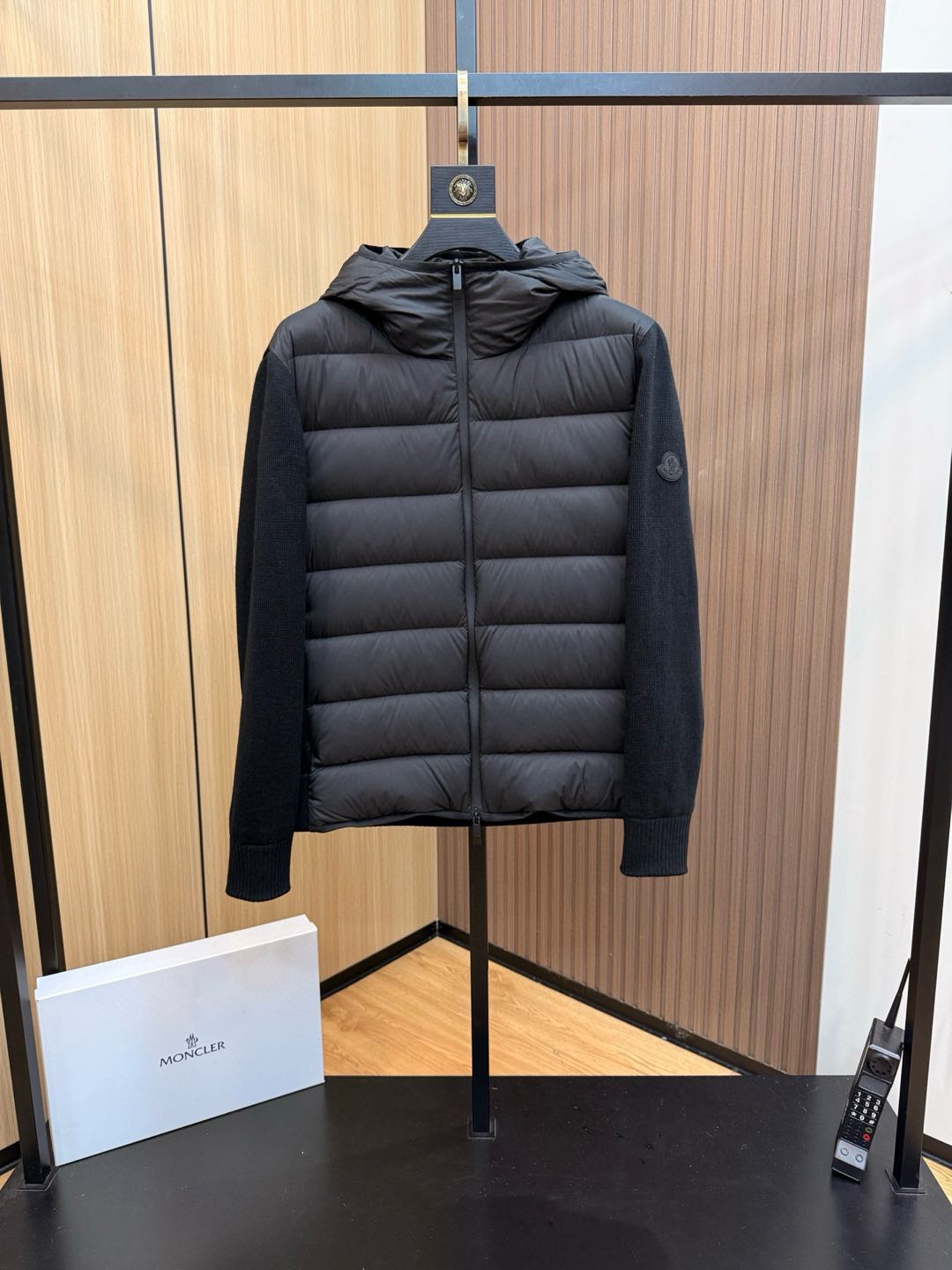 MONCLER Cotton zip-up down cardigan（J20919B00010M1122999）