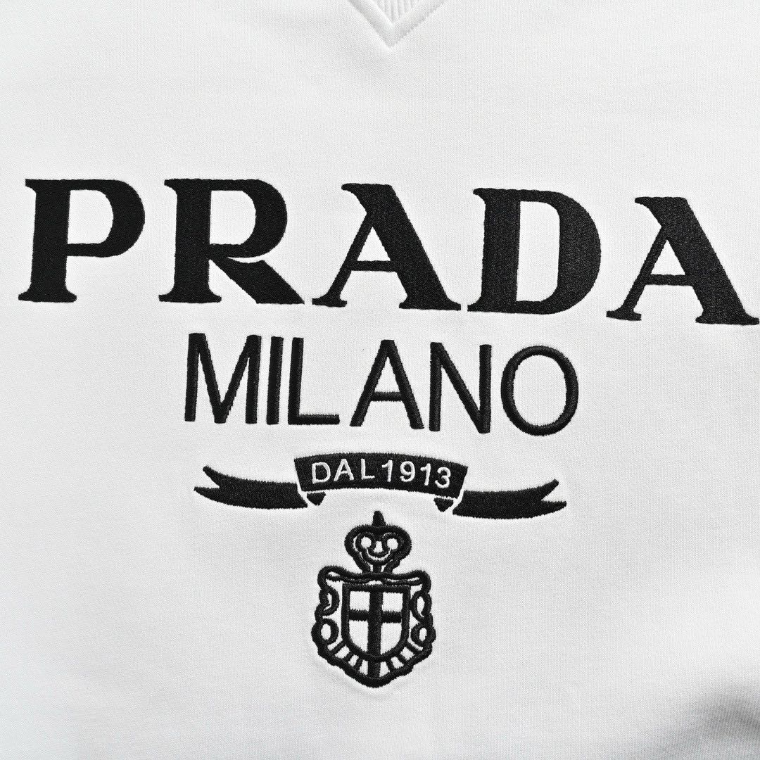 Prada PRD 23Fw 1913 pullover sweatshirt "White"（UJL207-1Z54-F0009-S-221）