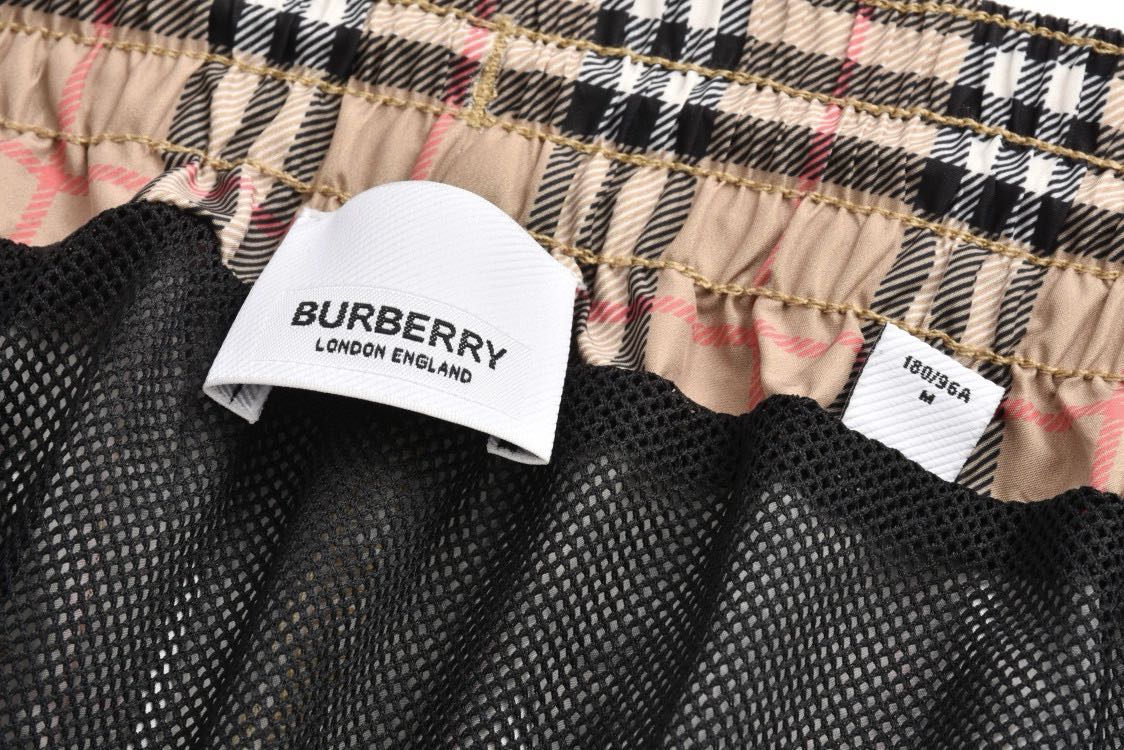 Burberry Men's Check Swim Shorts "Archive Beige"（80172951）