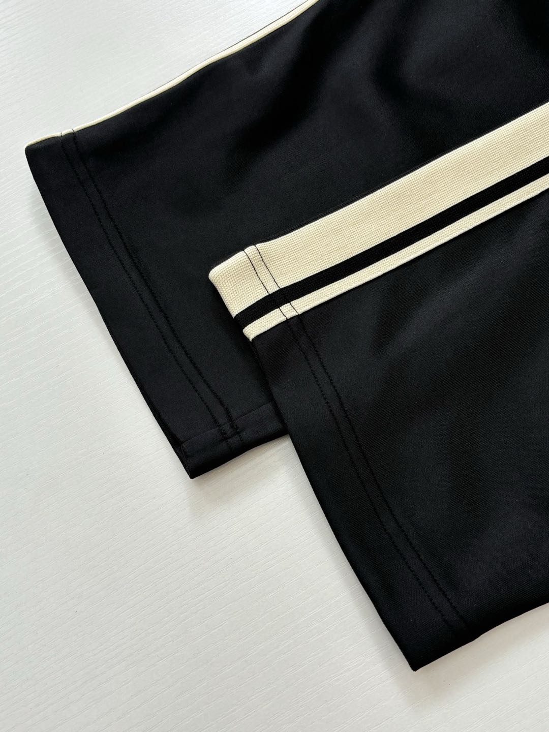 CELINE sports trousers（2Z412121O-07OW）