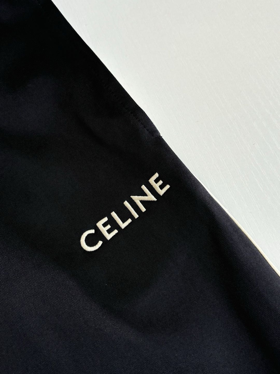 CELINE sports trousers（2Z412121O-07OW）