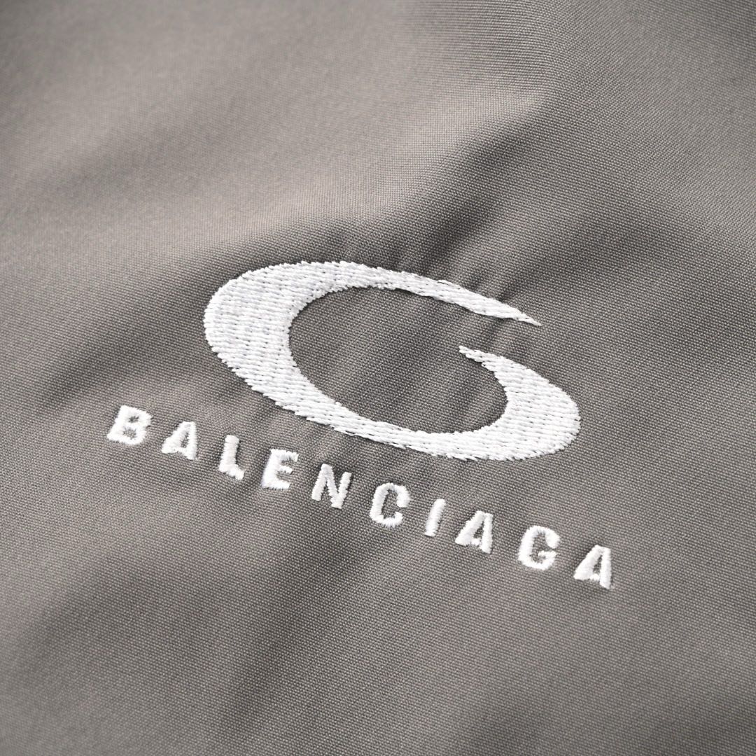 BALENCIAGA Cut-Up Tracksuit Pants  (808909TRO311000）
