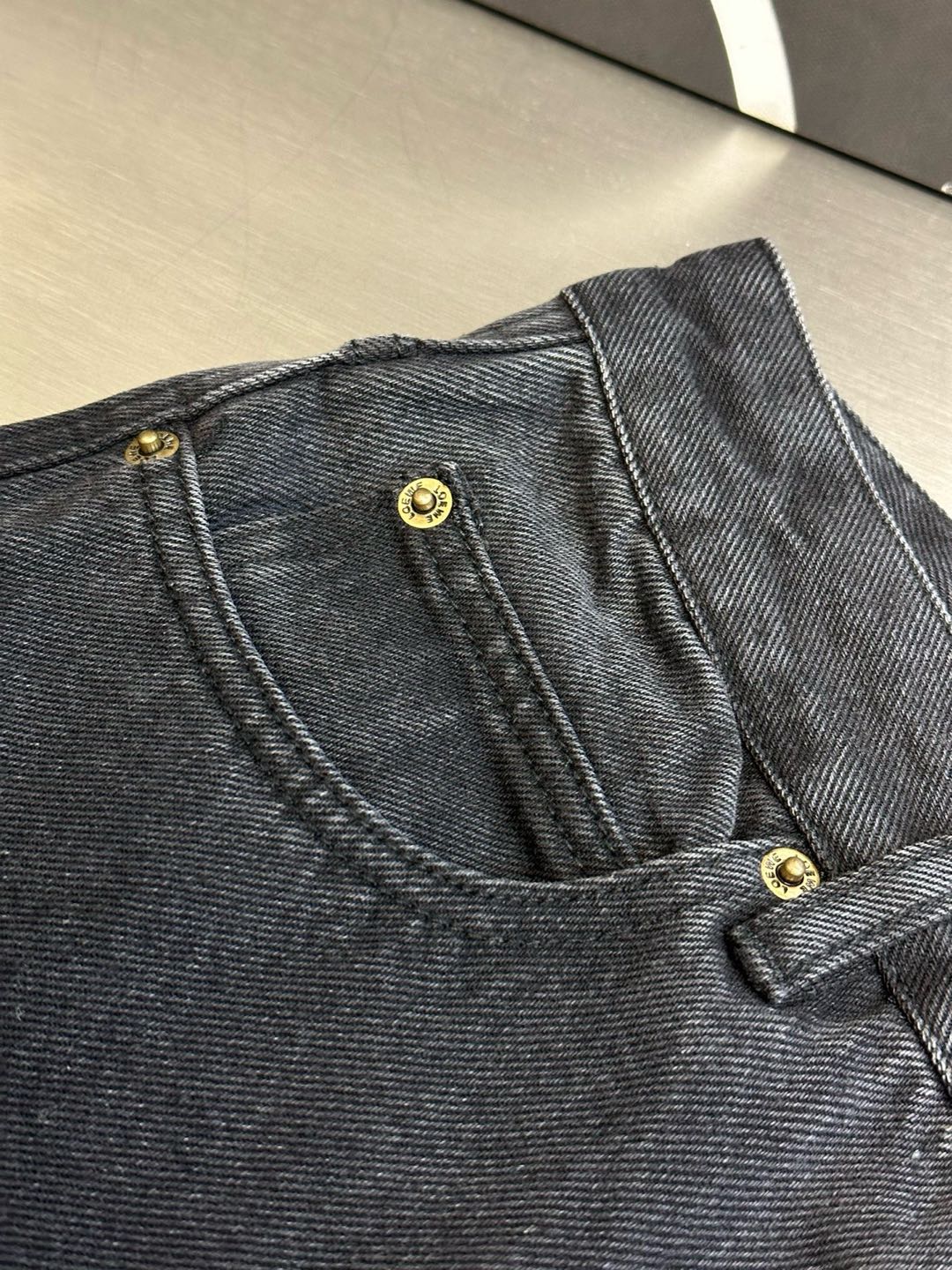 LOEWE Button Flight Jeans Loose Fit Jeans (H526Y11X78-1100）