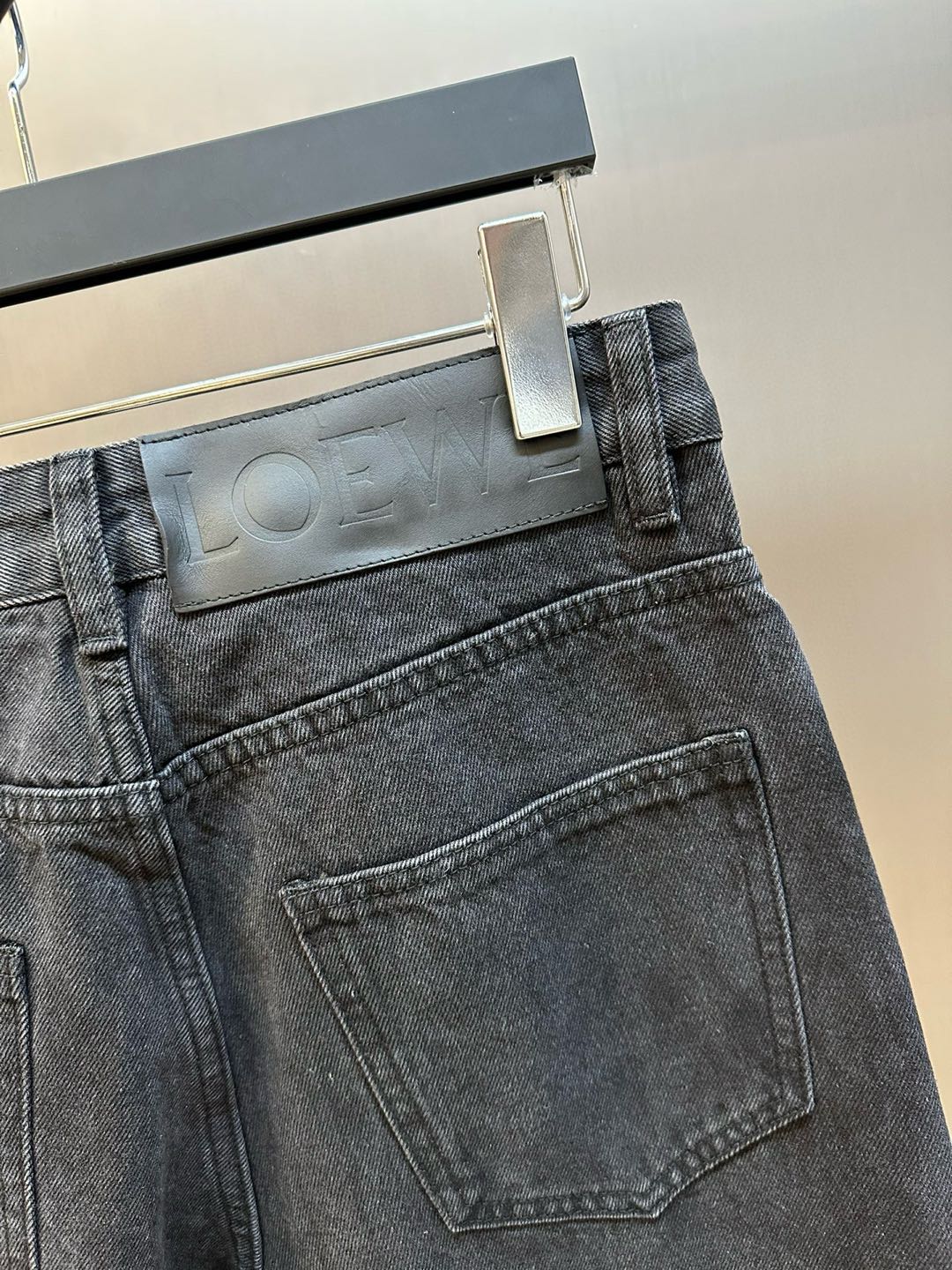 LOEWE Button Flight Jeans Loose Fit Jeans (H526Y11X78-1100）