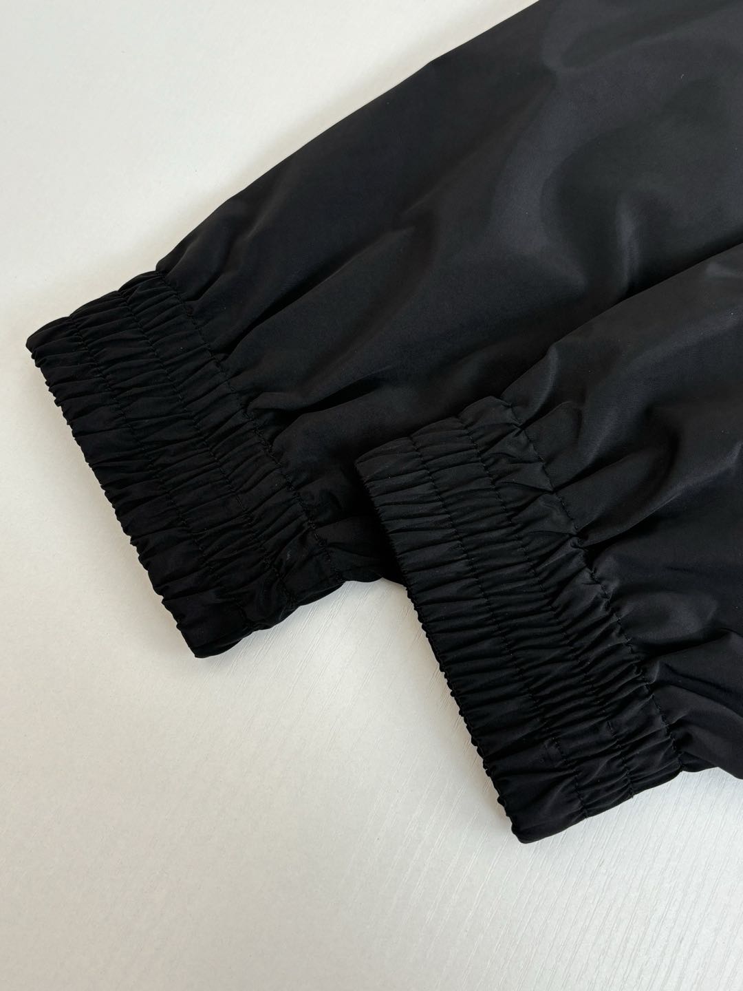 BALENCIAGAREGULAR TRACKSUIT jacket with logo (790745TPQ381001）