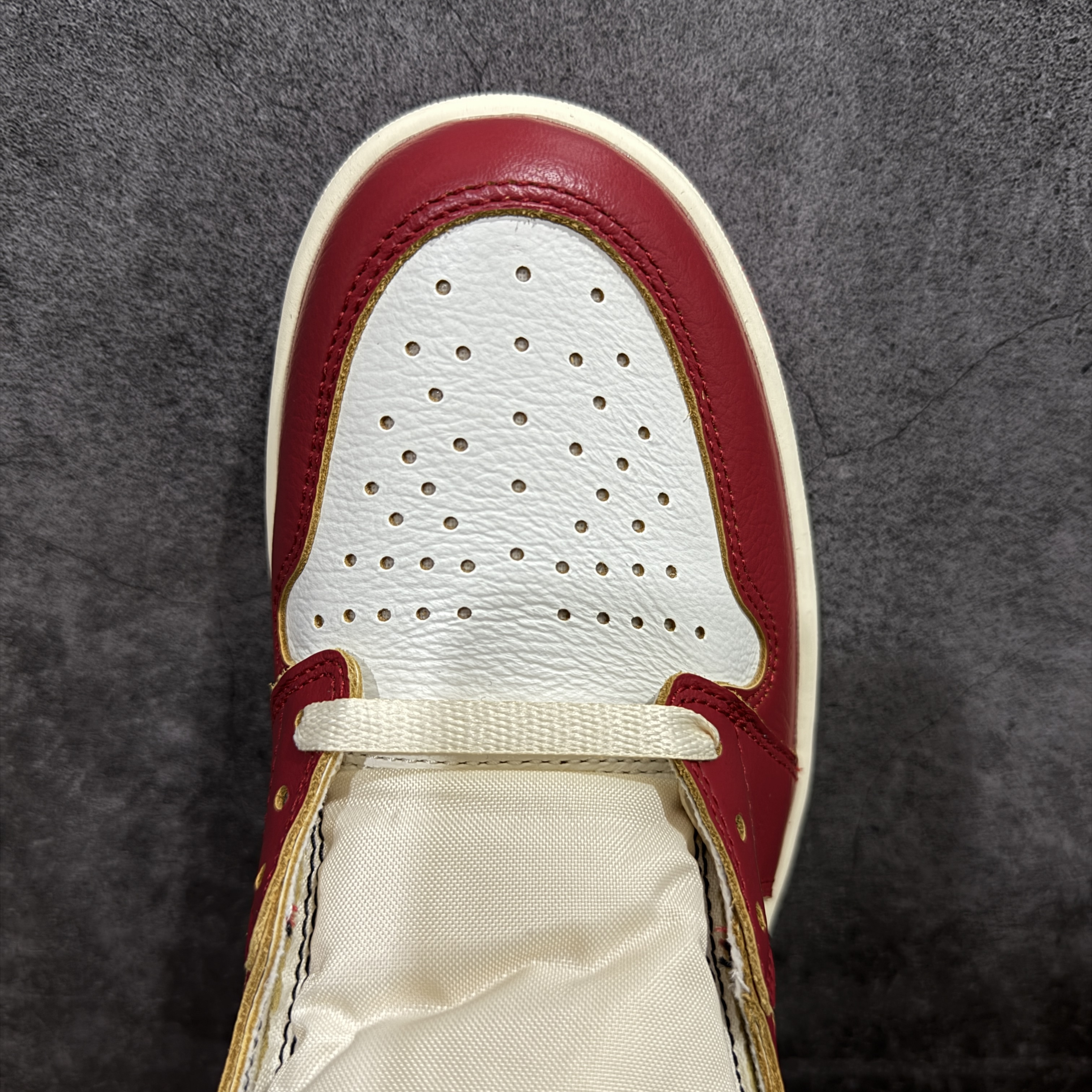 UNION × Nike Air Jordan 1 Retro High OG "Chicago/Shadow" (HV8563-600)