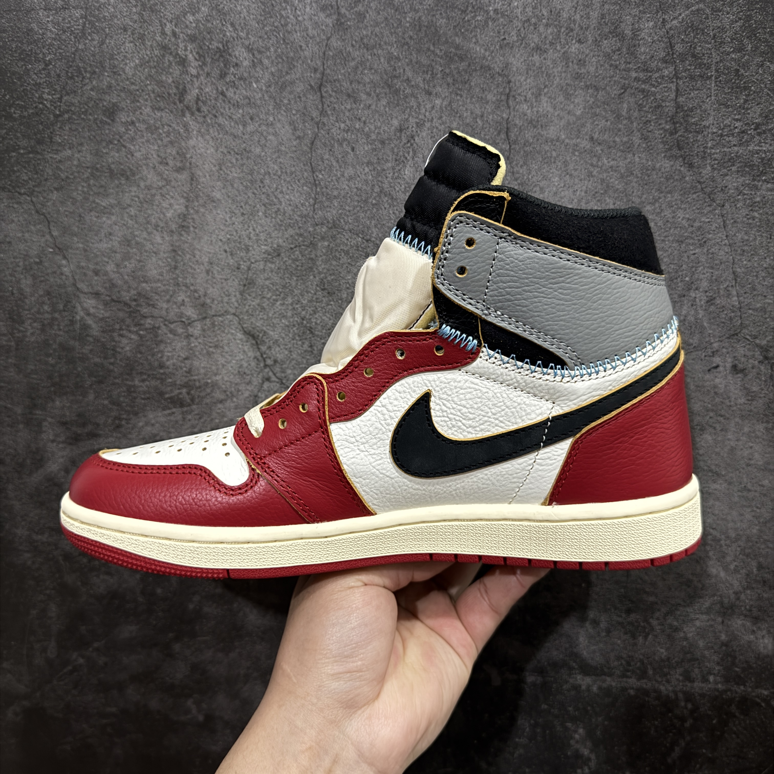 UNION × Nike Air Jordan 1 Retro High OG "Chicago/Shadow" (HV8563-600)