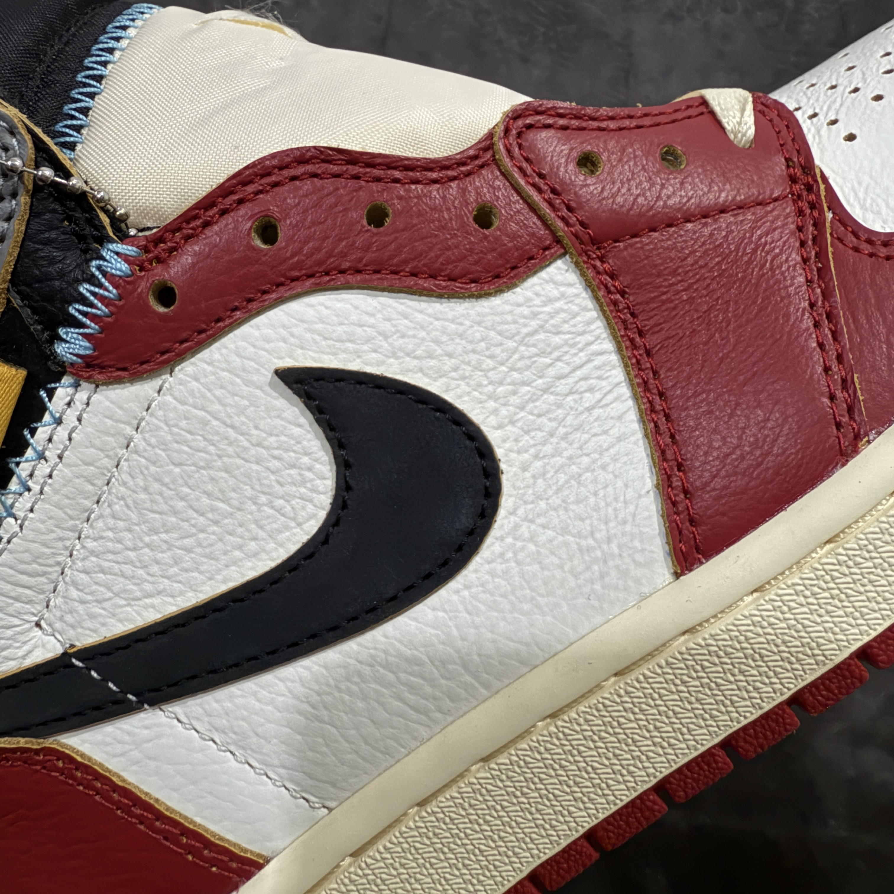 UNION × Nike Air Jordan 1 Retro High OG "Chicago/Shadow" (HV8563-600)