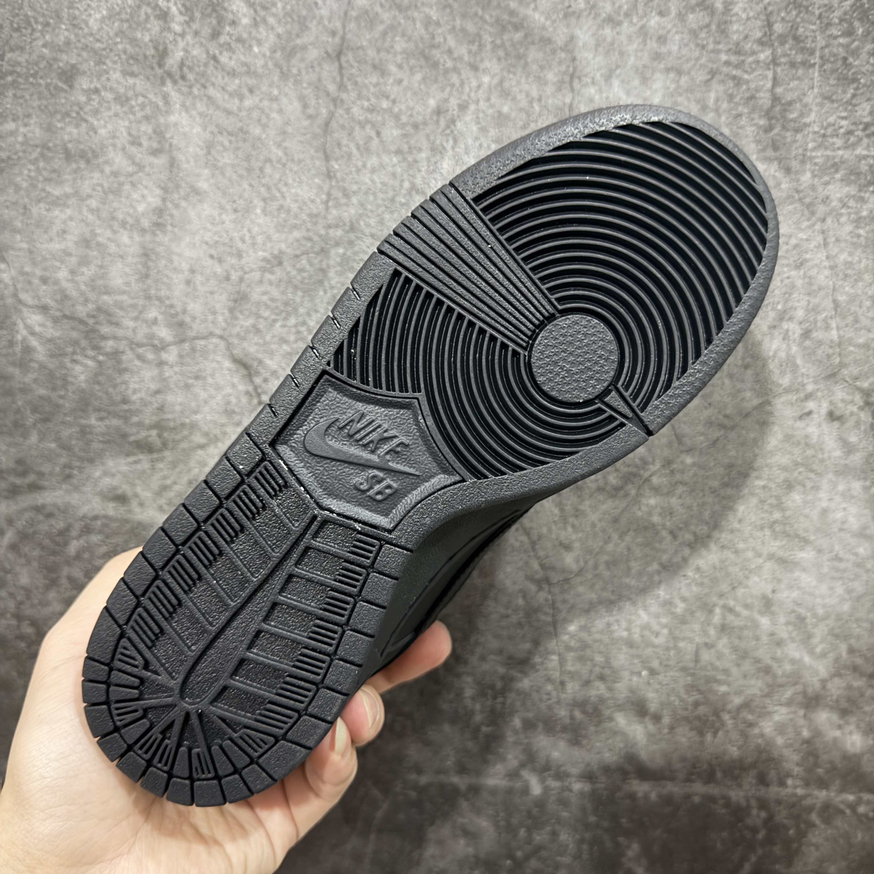 Nike SB Dunk Low Pro ISO "Triple Black"(FJ1674-001)