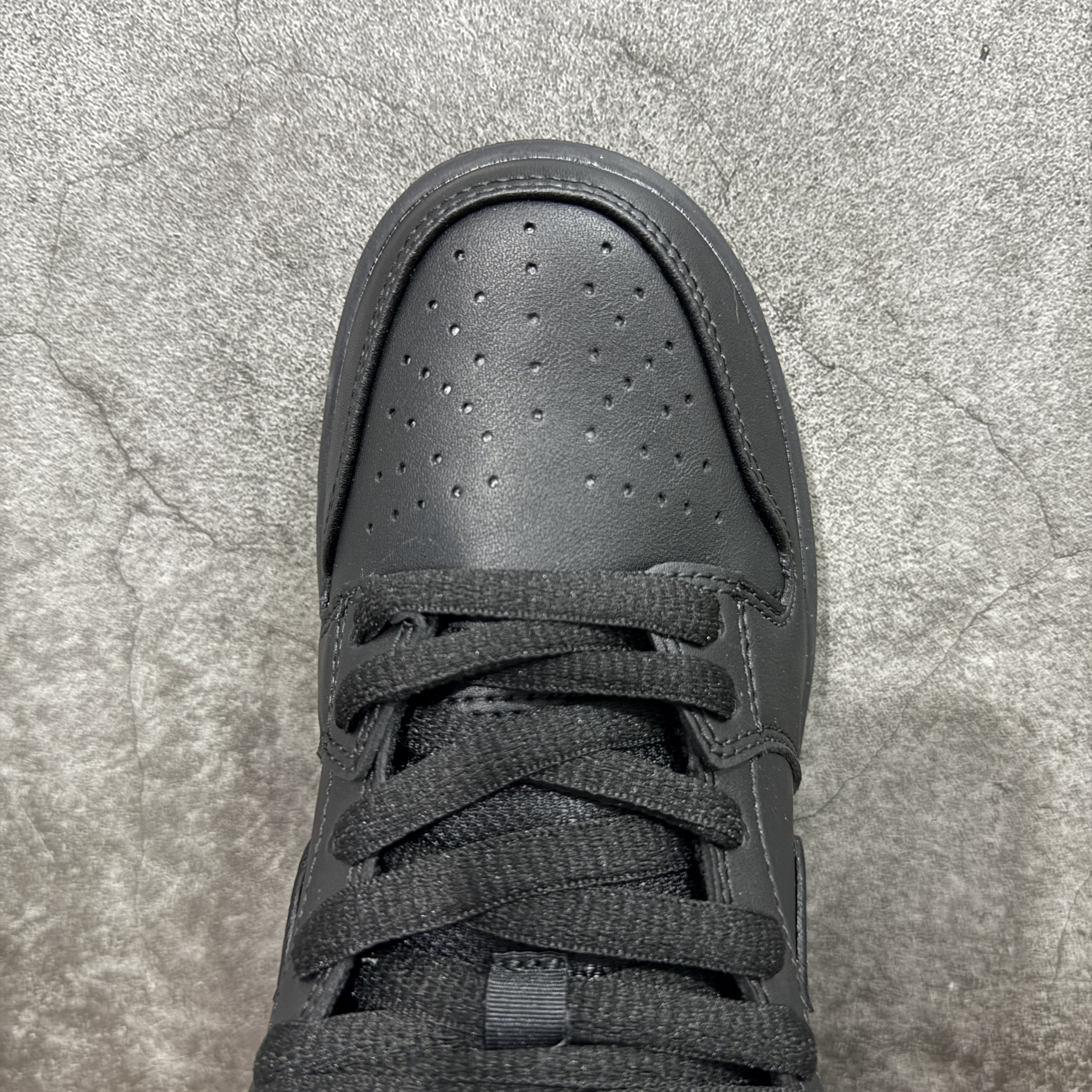 Nike SB Dunk Low Pro ISO "Triple Black"(FJ1674-001)