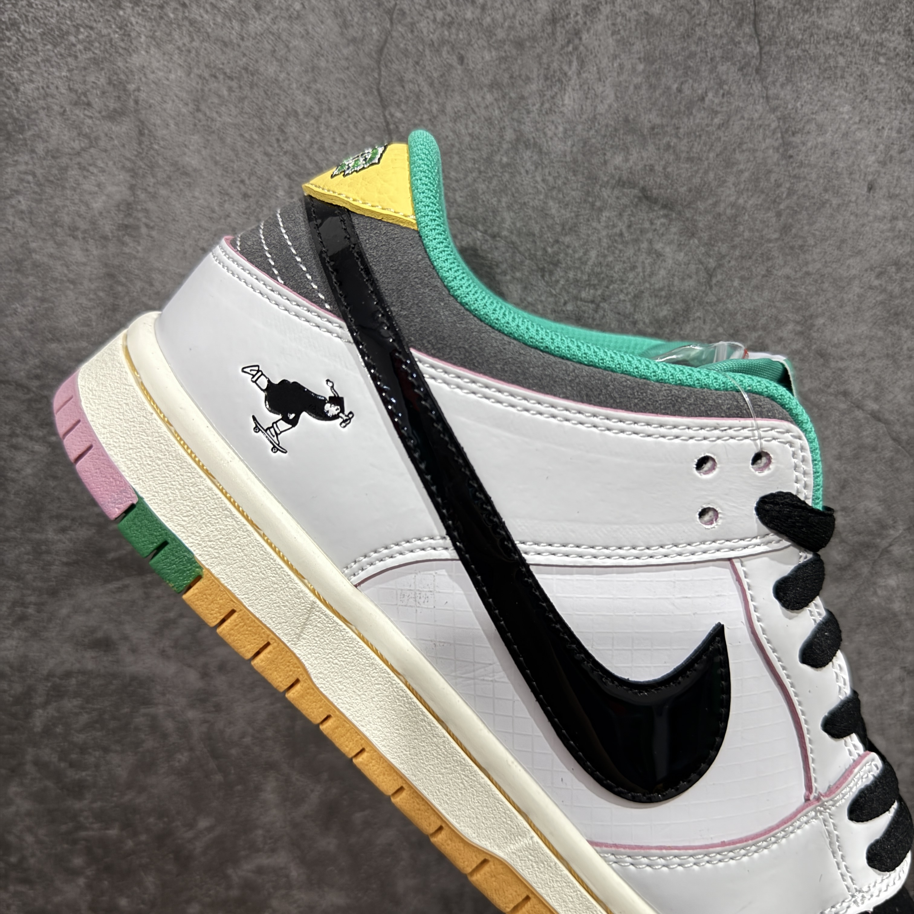 CSEF × Nike SB Dunk Low Pro QS "White and Black"(HJ4132-100)