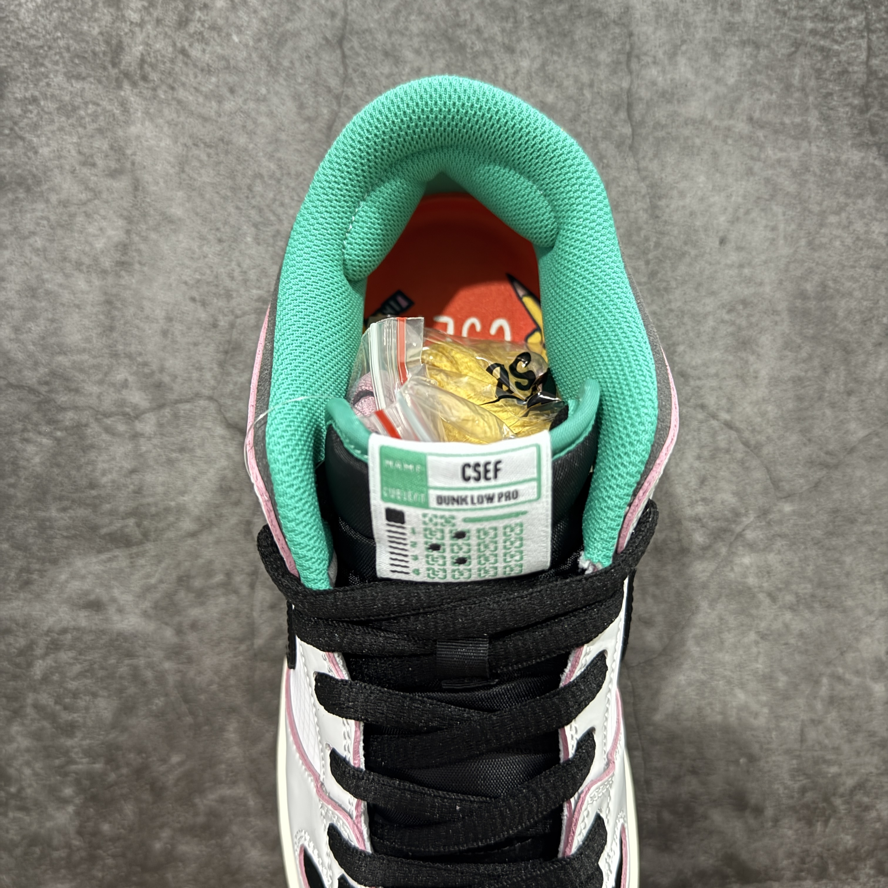 CSEF × Nike SB Dunk Low Pro QS "White and Black"(HJ4132-100)