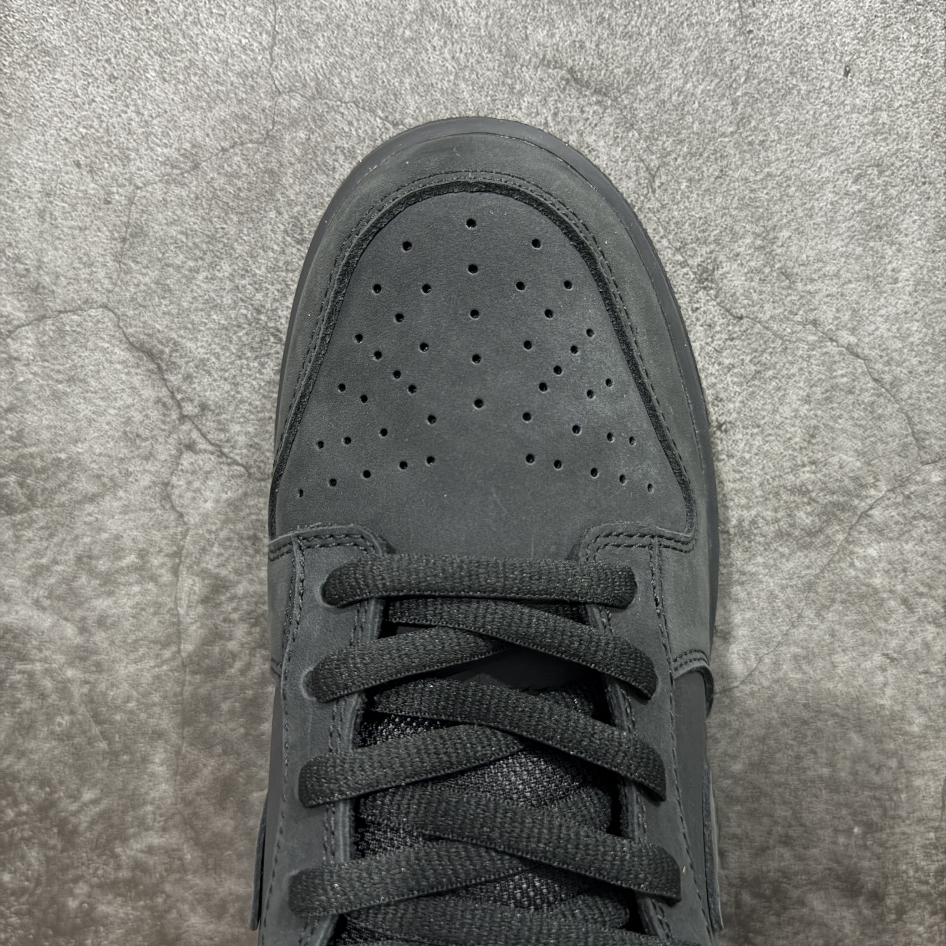 Supreme × Nike SB Dunk Low "Black" (25FW Week2)（HQ8487-001)
