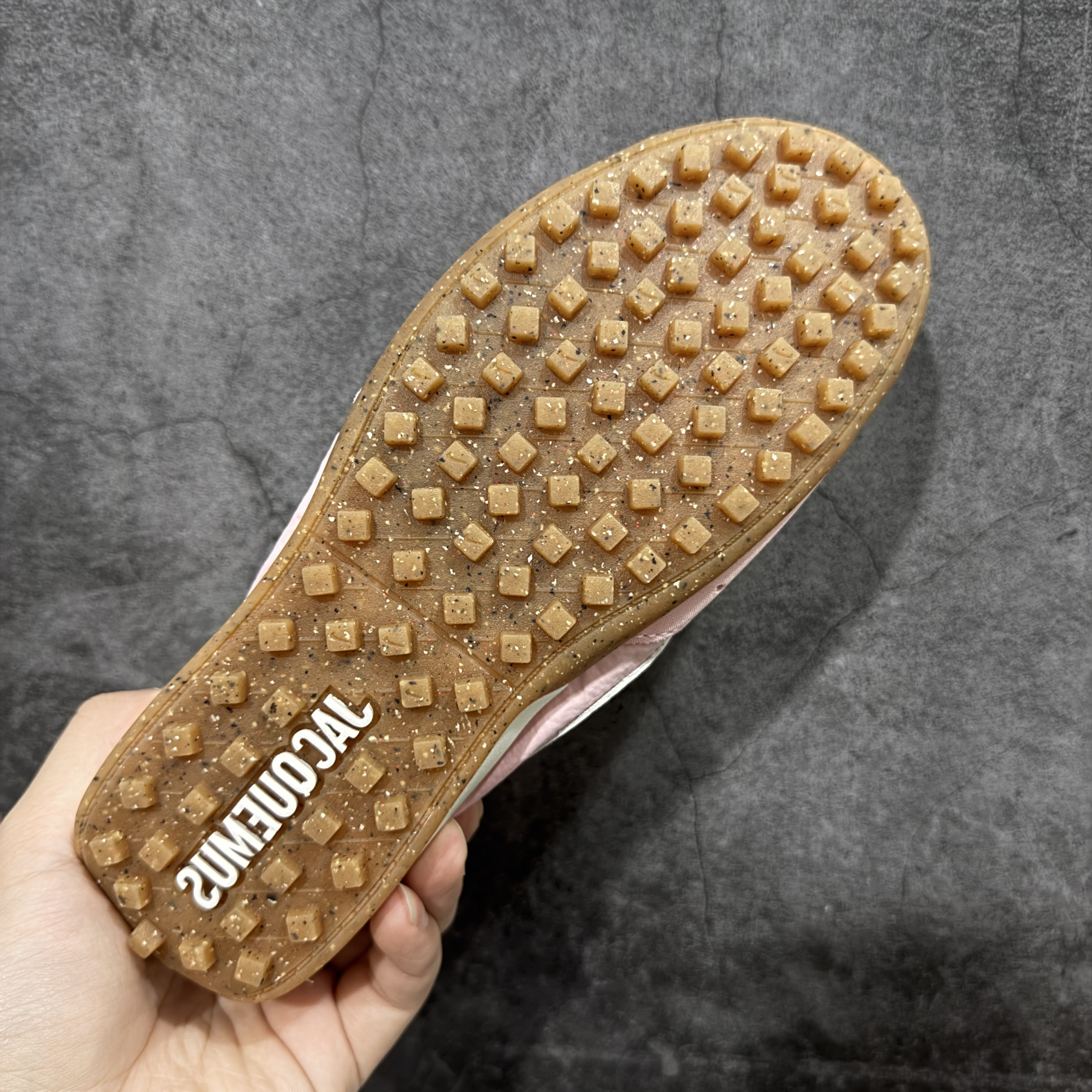 Jacquemus × Nike Women's Moon Shoe SP "Aluminum Pink"（HV8547-601）