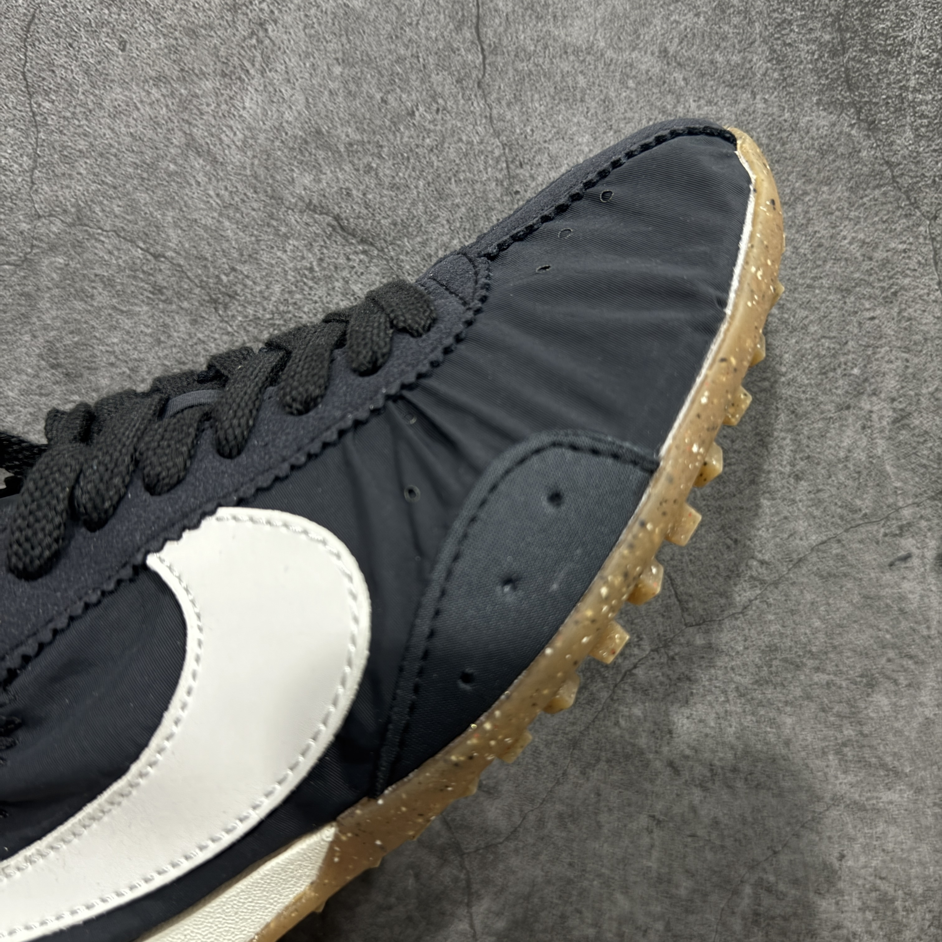 Jacquemus × Nike Women's Moon Shoe SP "Off Noir"（HV8547-001）