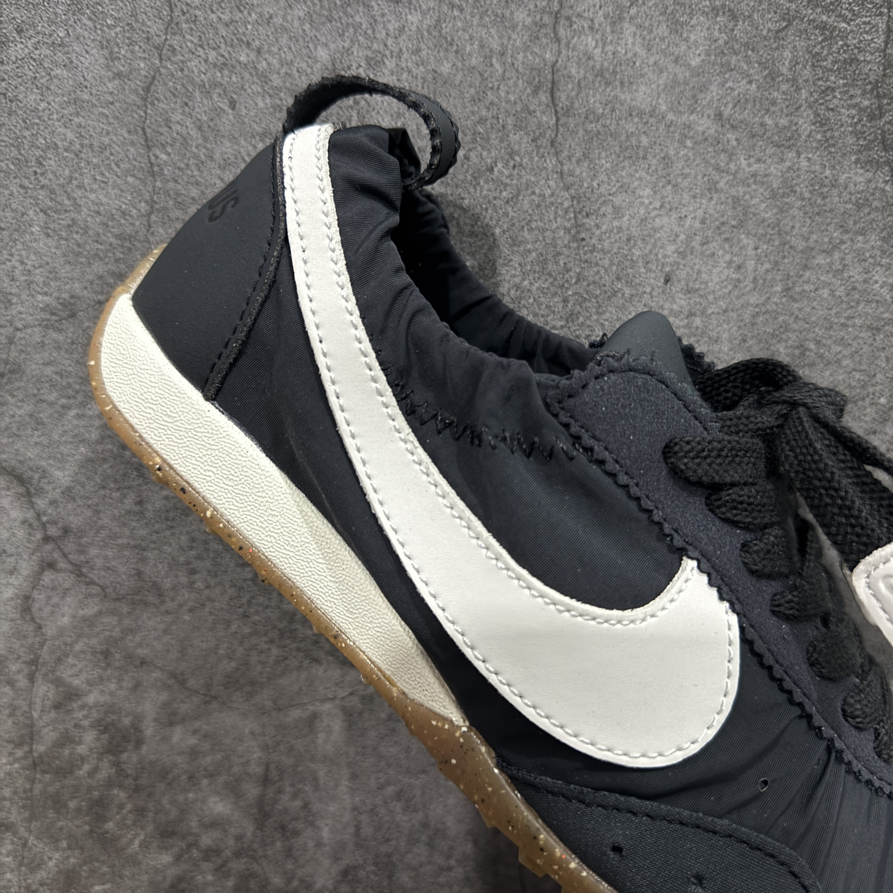 Jacquemus × Nike Women's Moon Shoe SP "Off Noir"（HV8547-001）