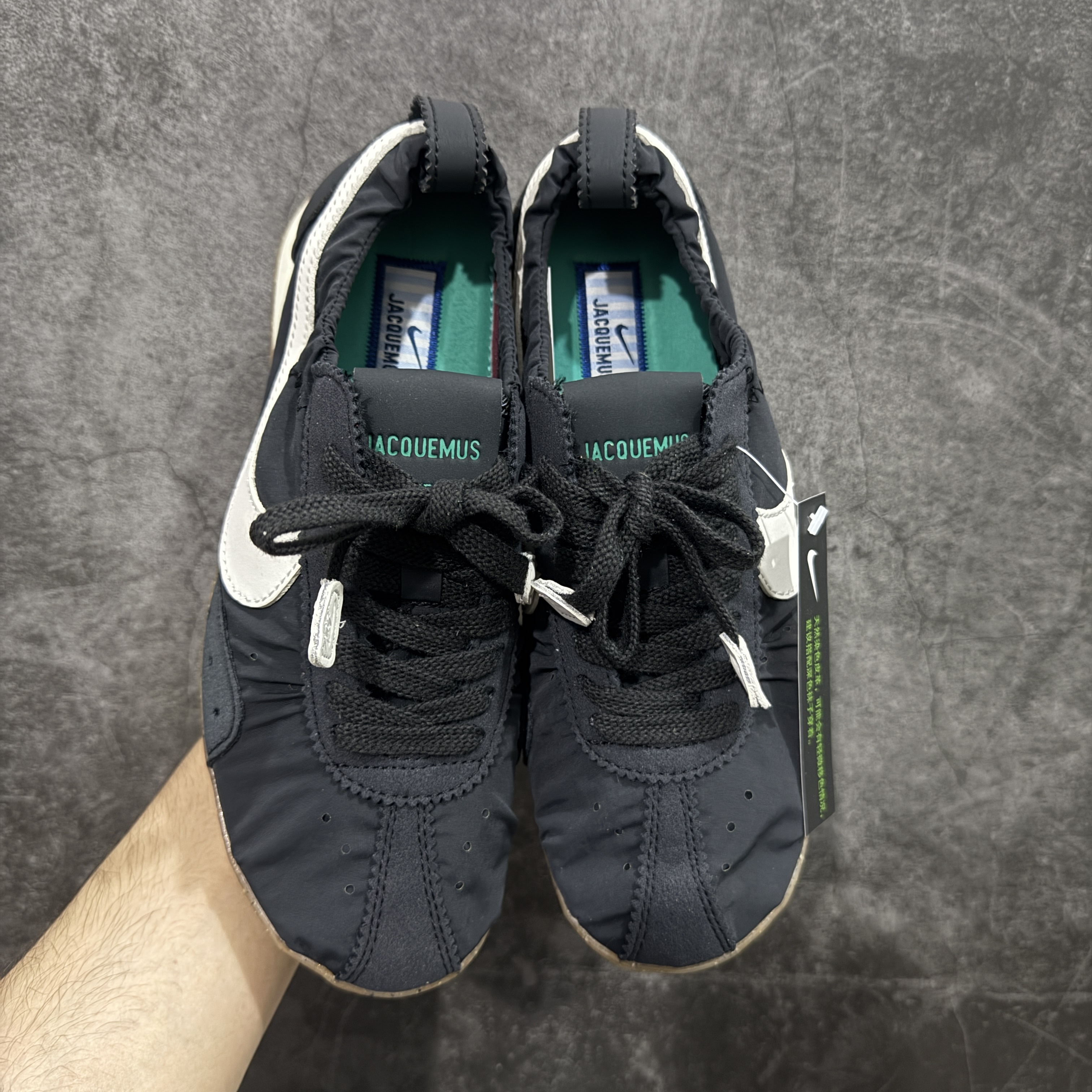 Jacquemus × Nike Women's Moon Shoe SP "Off Noir"（HV8547-001）