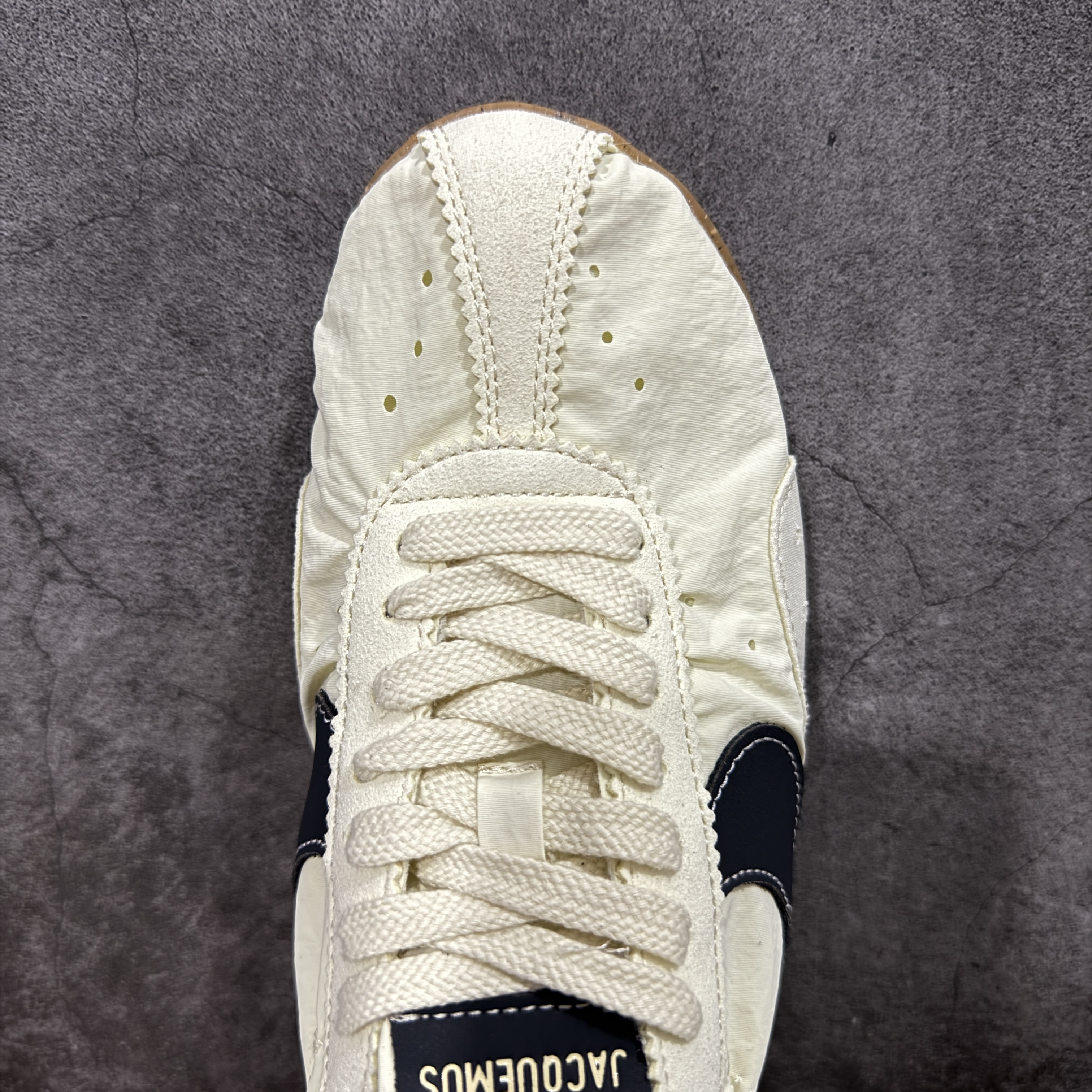 acquemus × Nike Women's Moon Shoe SP "Alabaster"（HV8547-700）