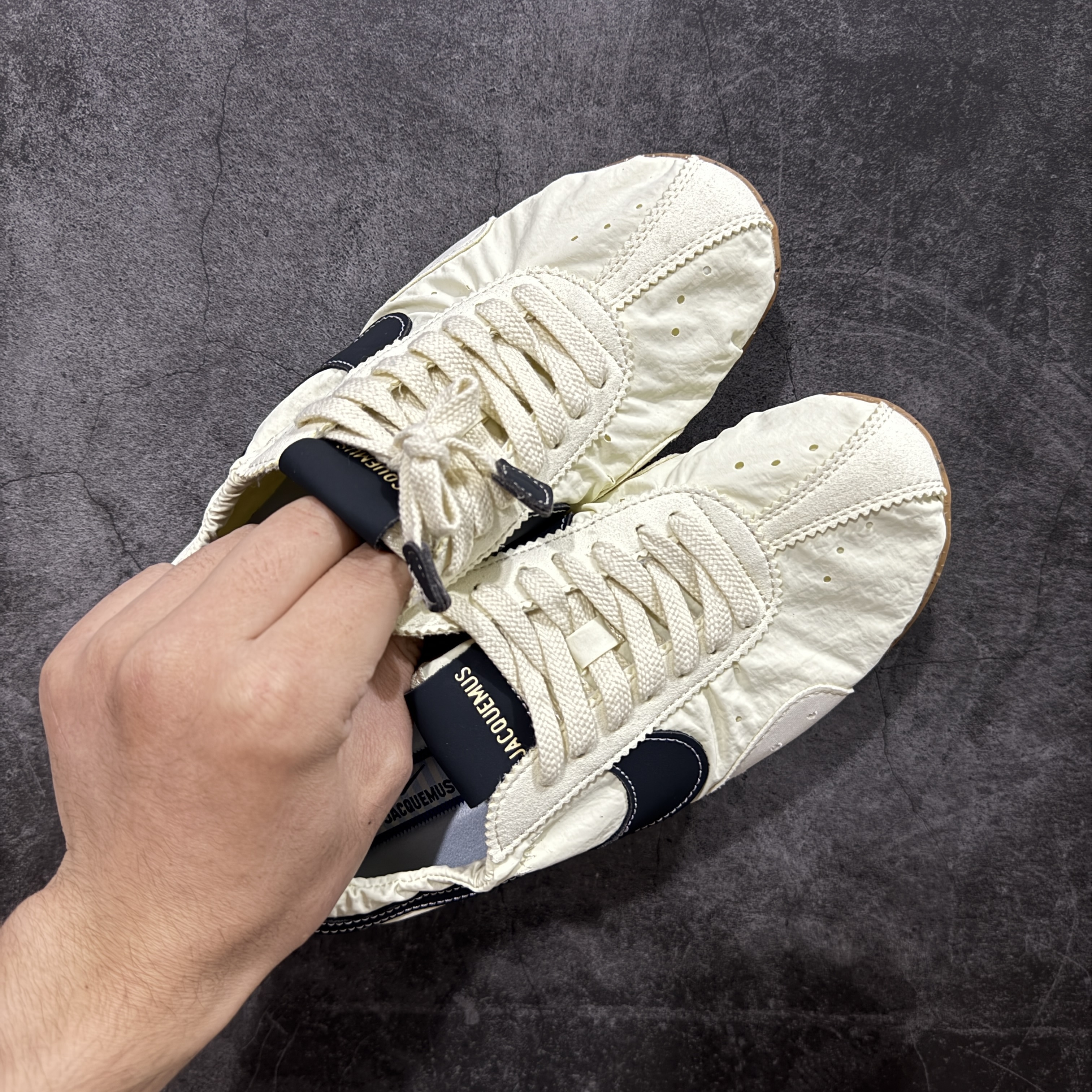 acquemus × Nike Women's Moon Shoe SP "Alabaster"（HV8547-700）