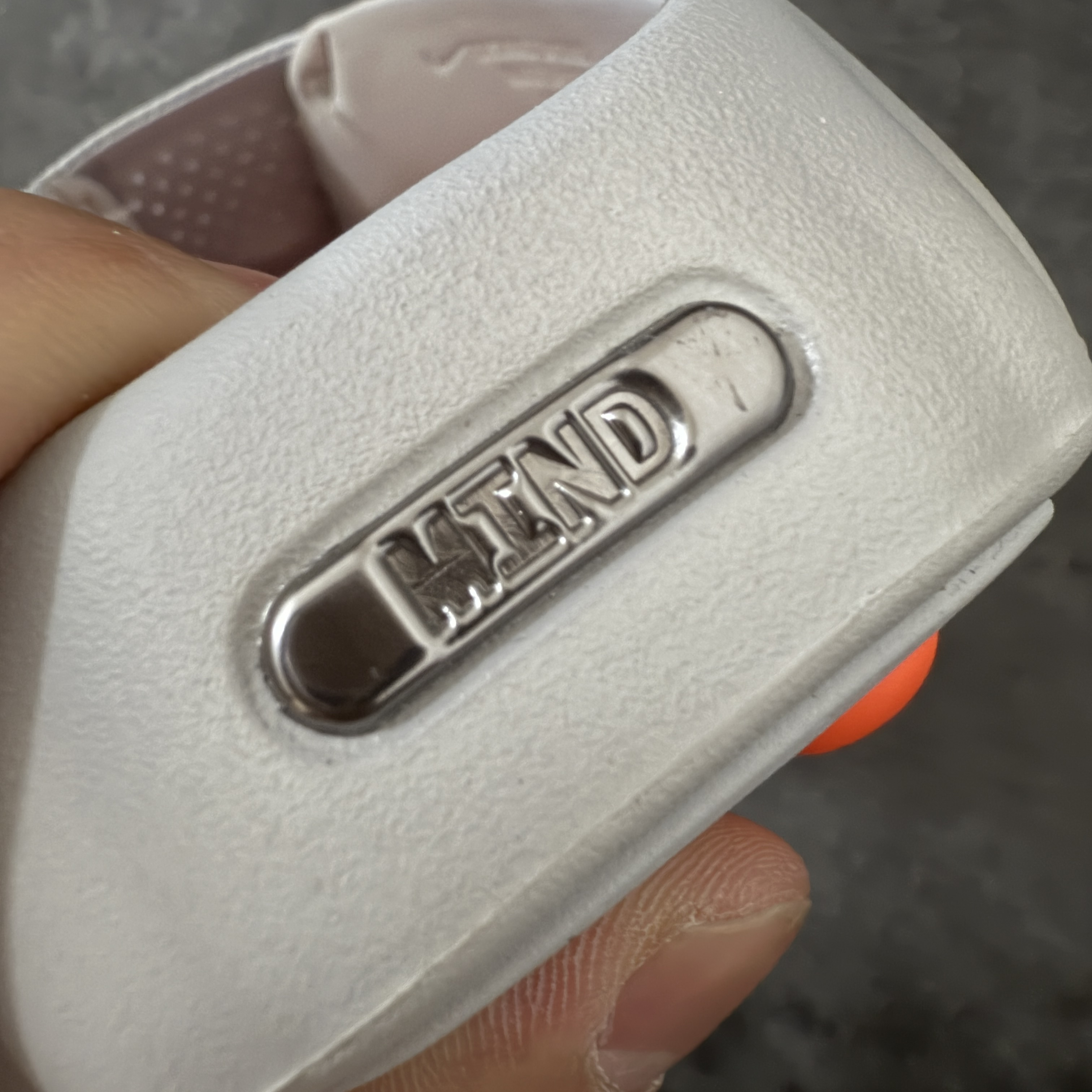 Nike Mind 001 Mules "Light Smoke Grey/Hyper Crimson"（HQ4307-003）